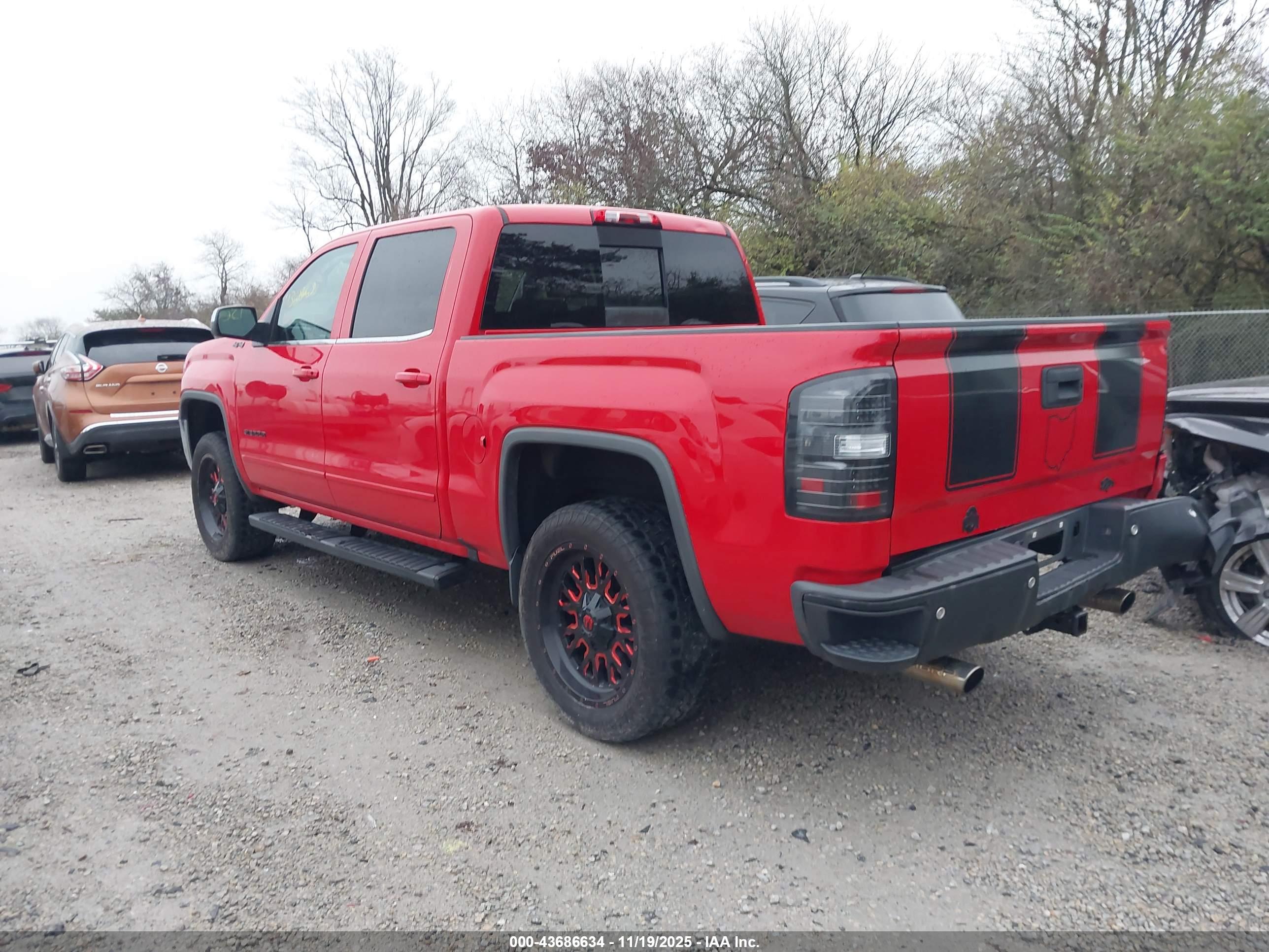 GMC SIERRA image 3