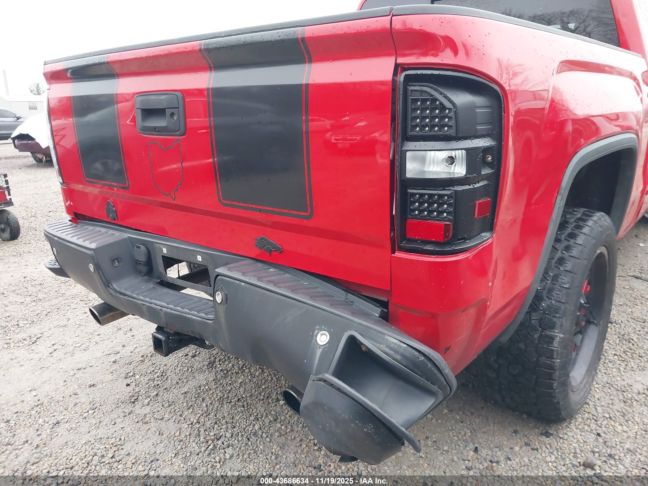 GMC SIERRA image 6