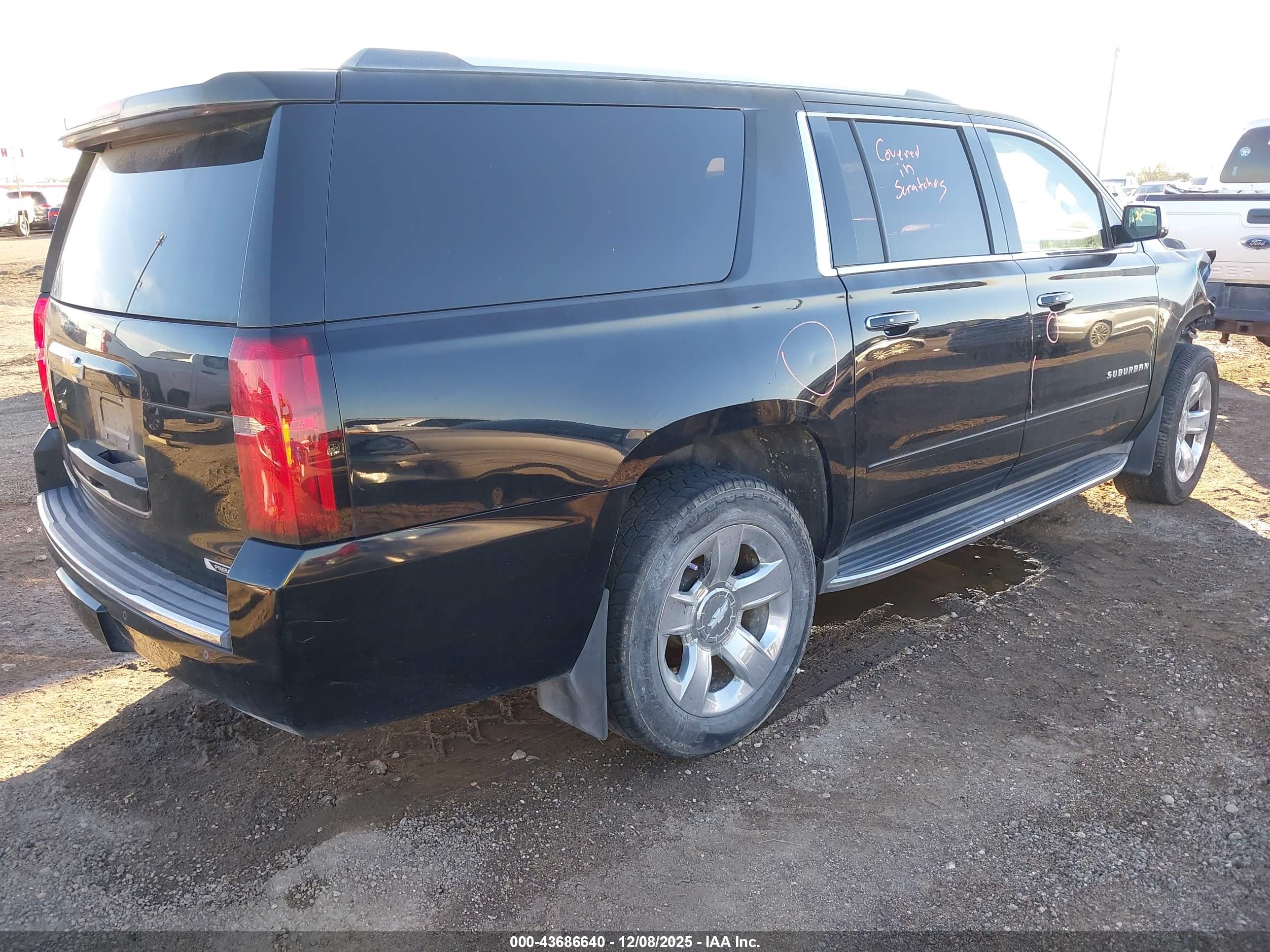 CHEVROLET SUBURBAN image 4