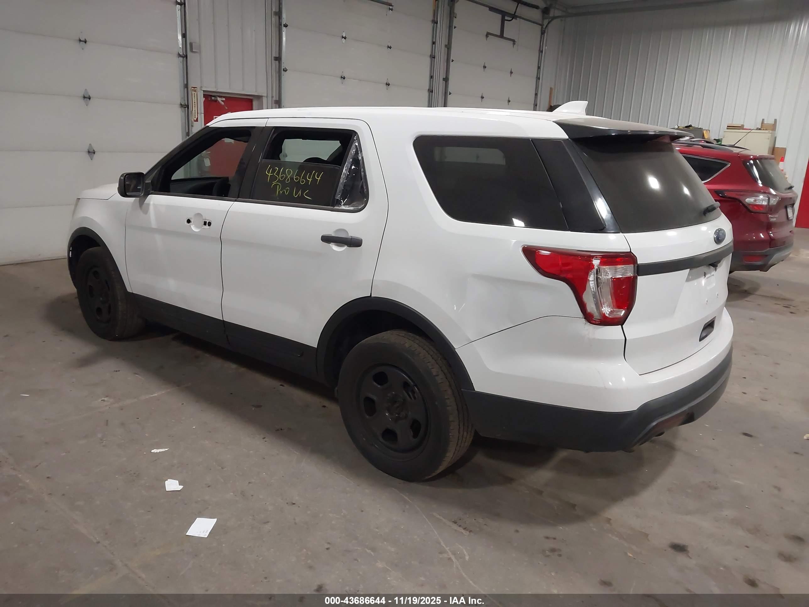 FORD UTILITY image 3