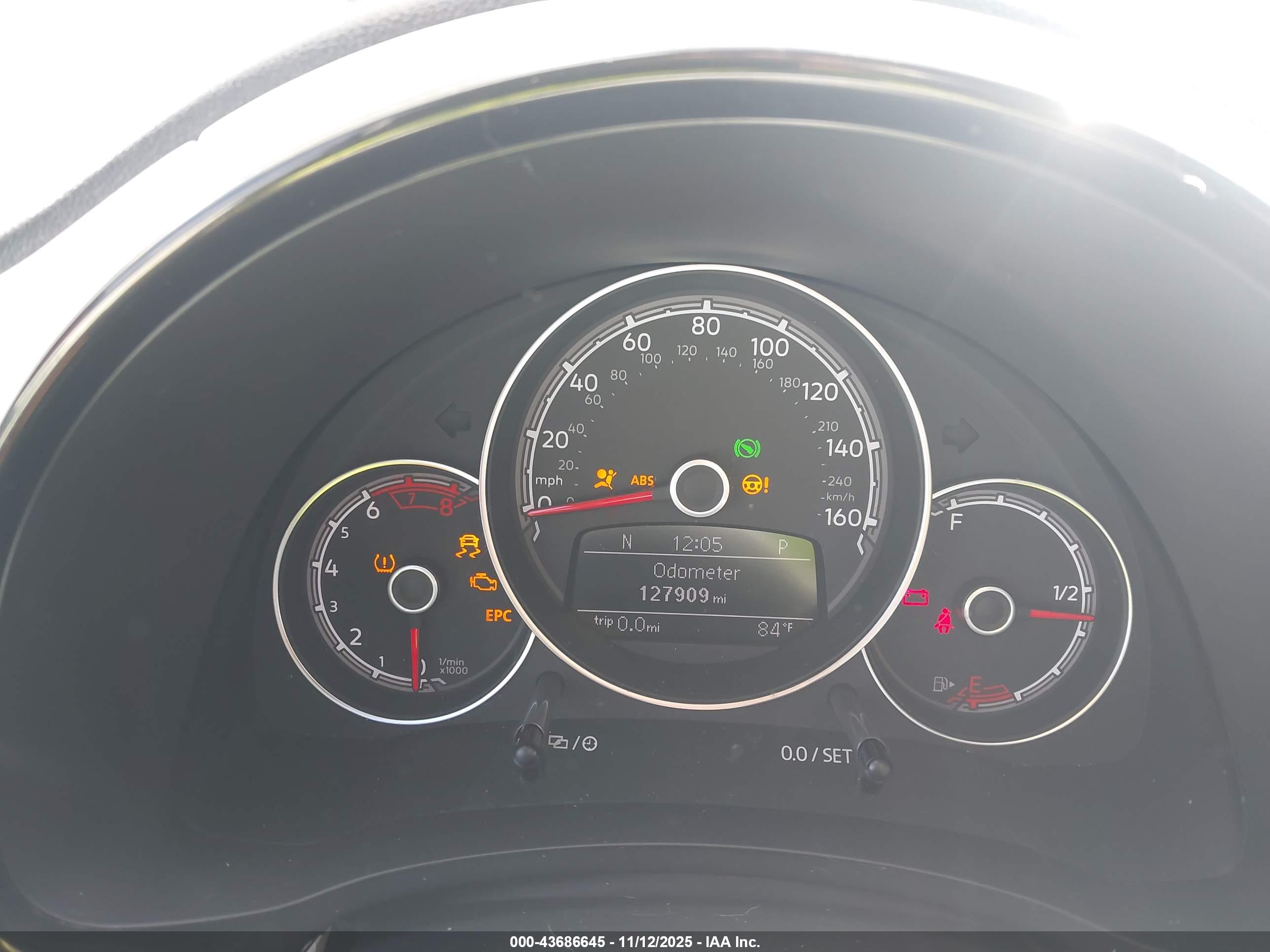 VOLKSWAGEN BEETLE image 7