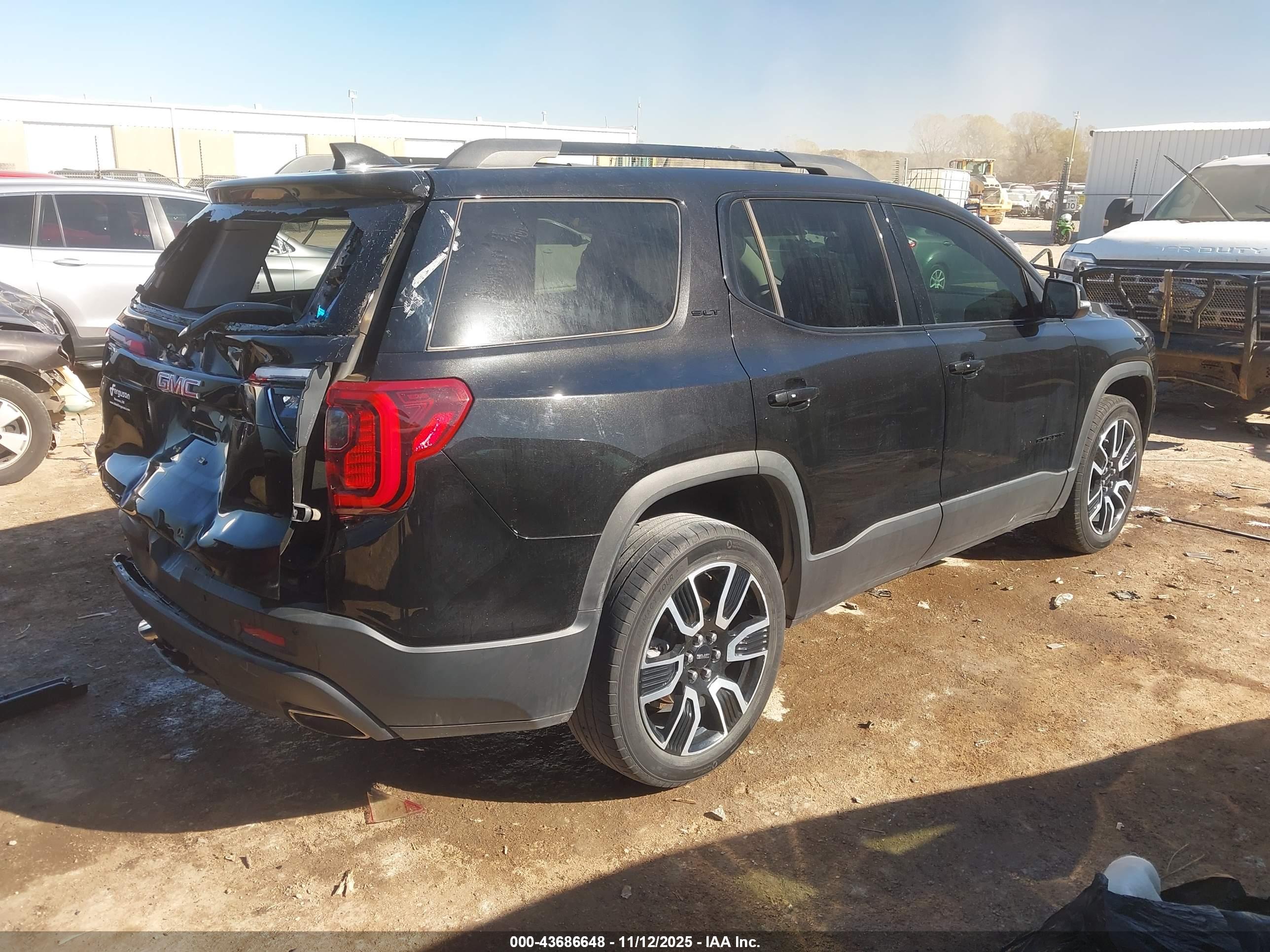 GMC ACADIA image 4