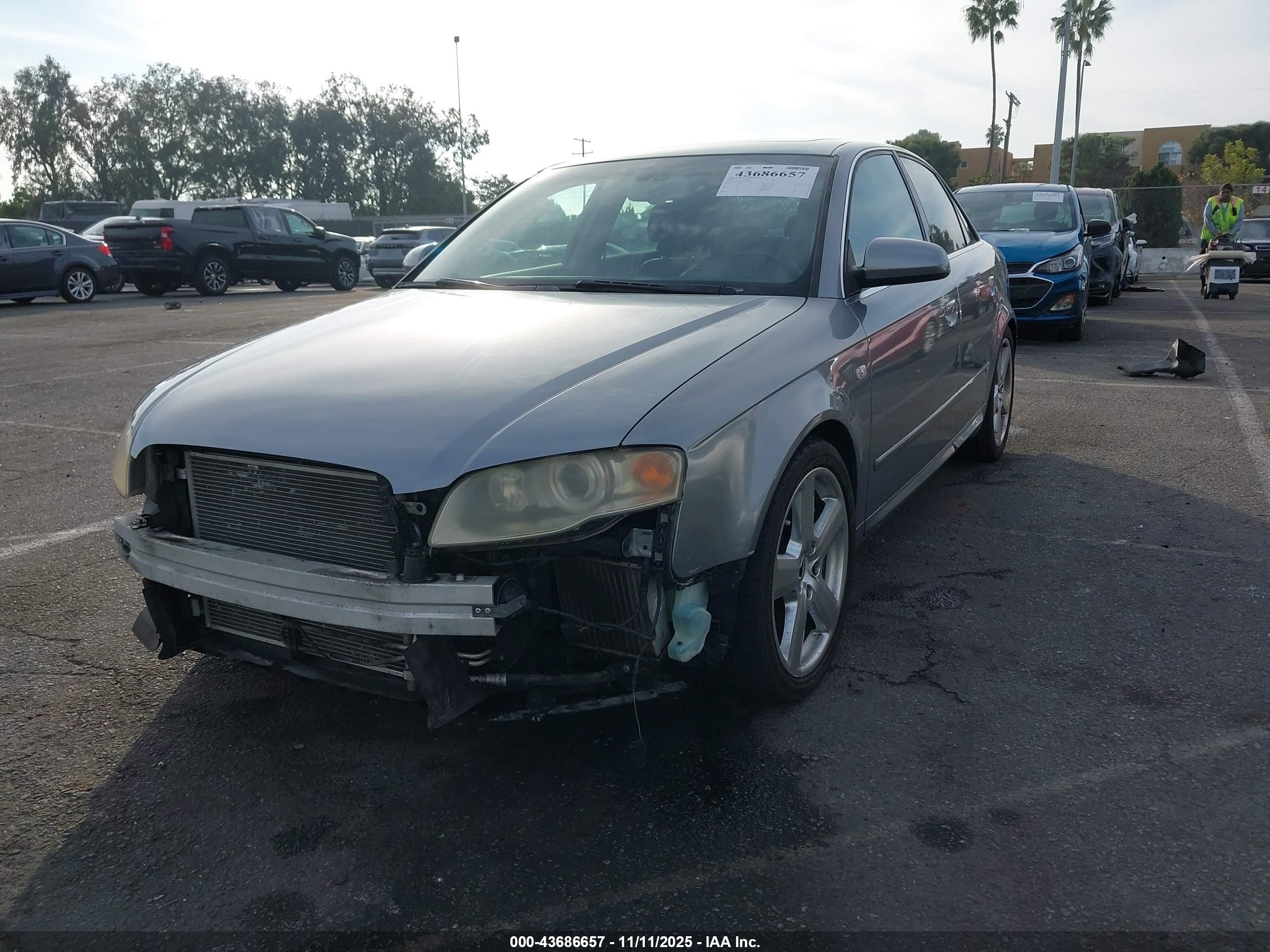AUDI A4 image 2