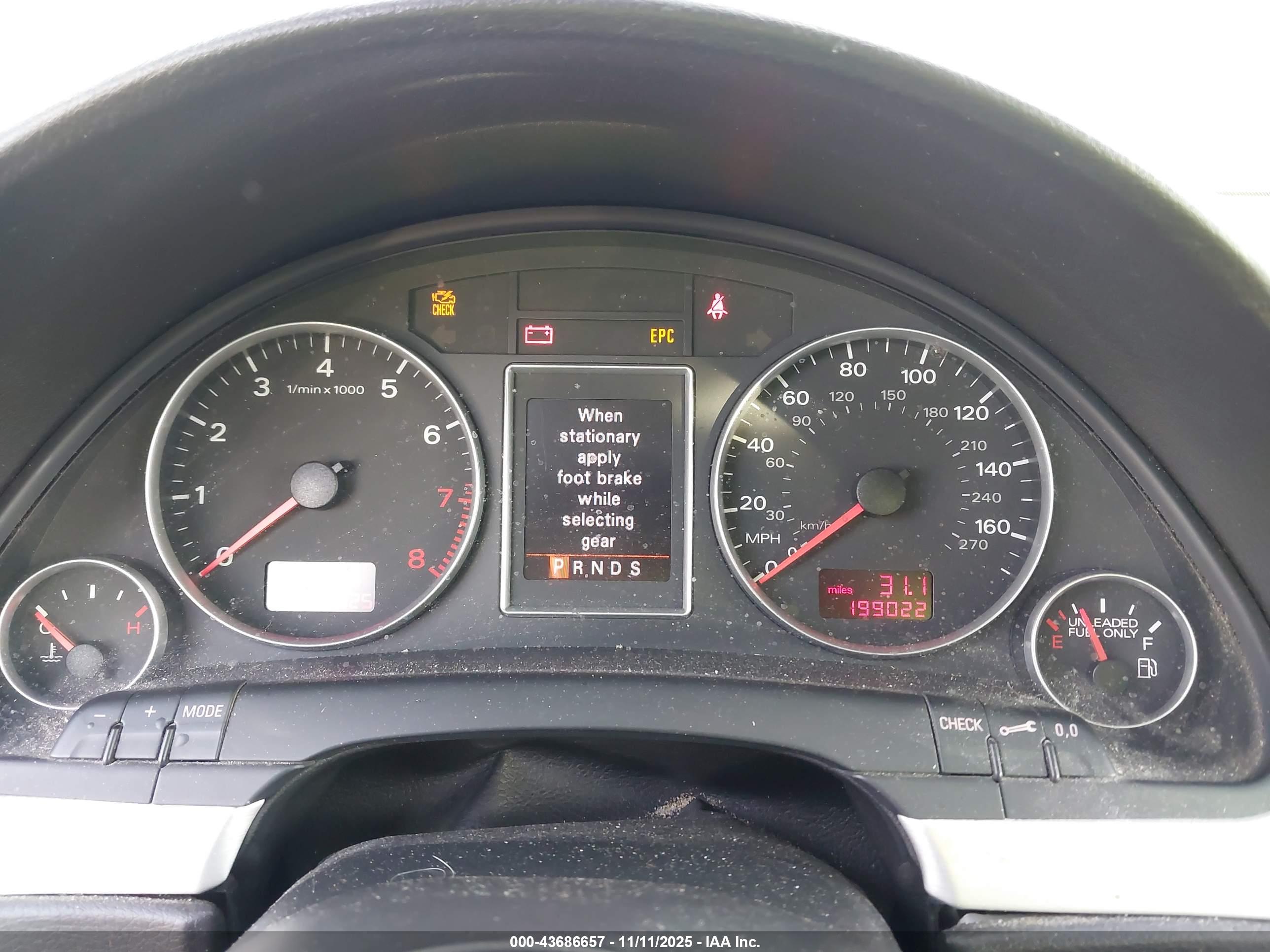 AUDI A4 image 7