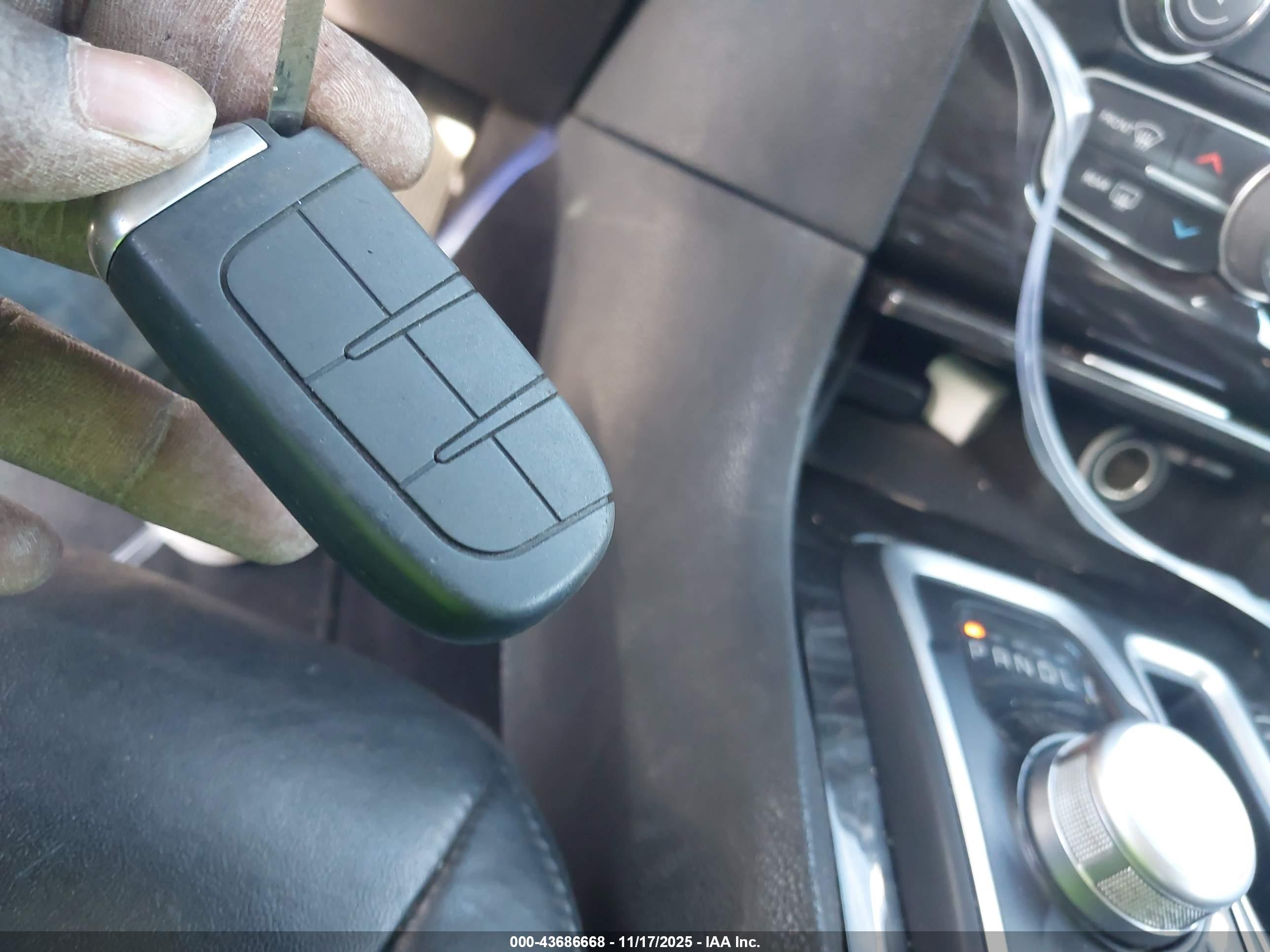 CHRYSLER 300 image 11