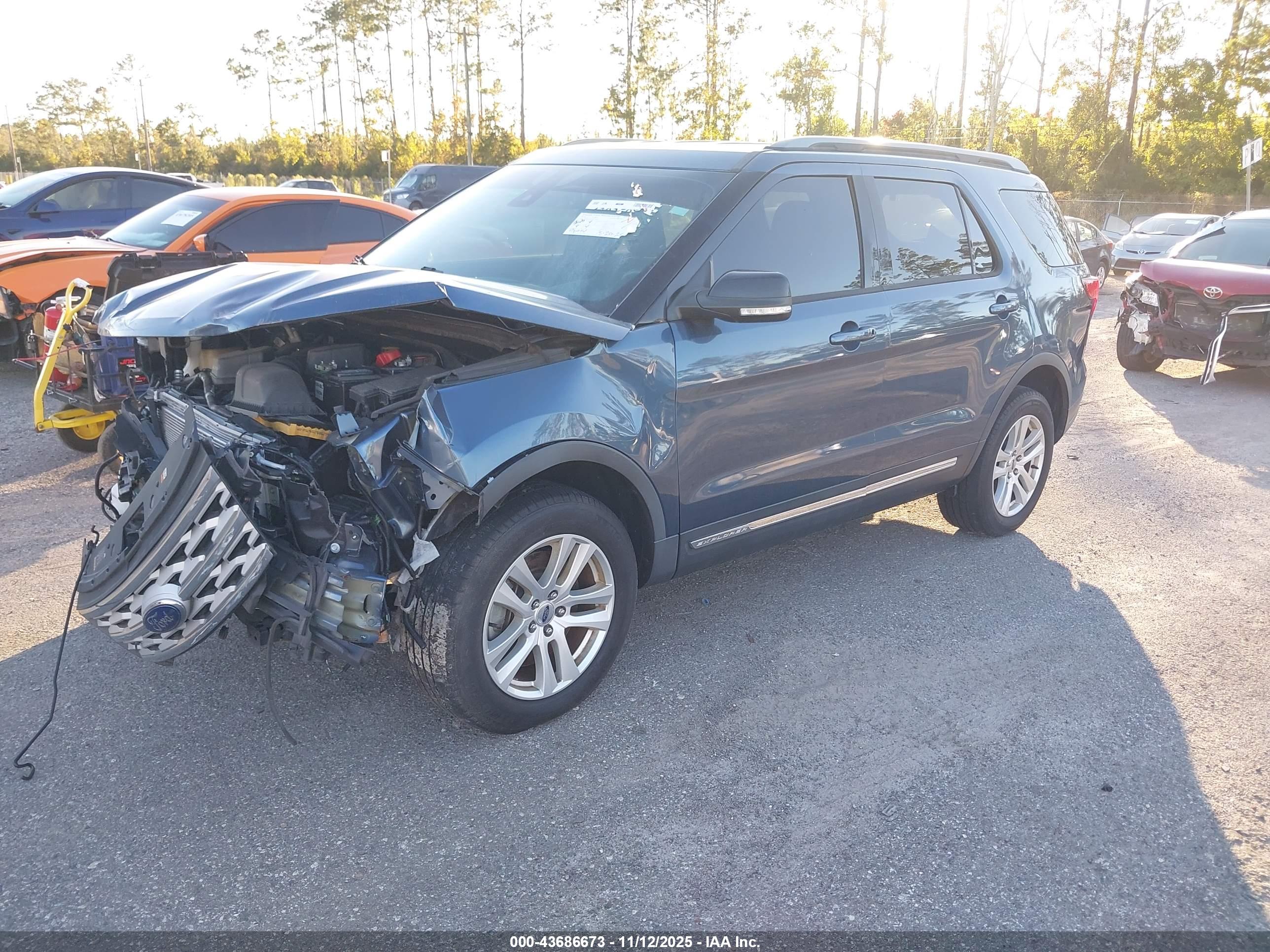 FORD EXPLORER image 2