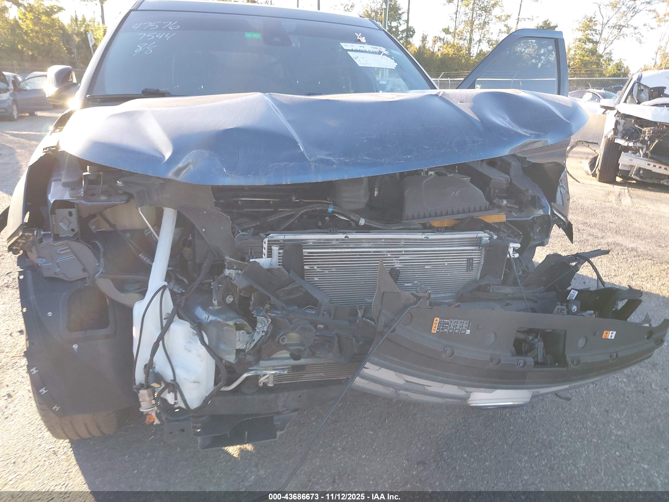 FORD EXPLORER image 6