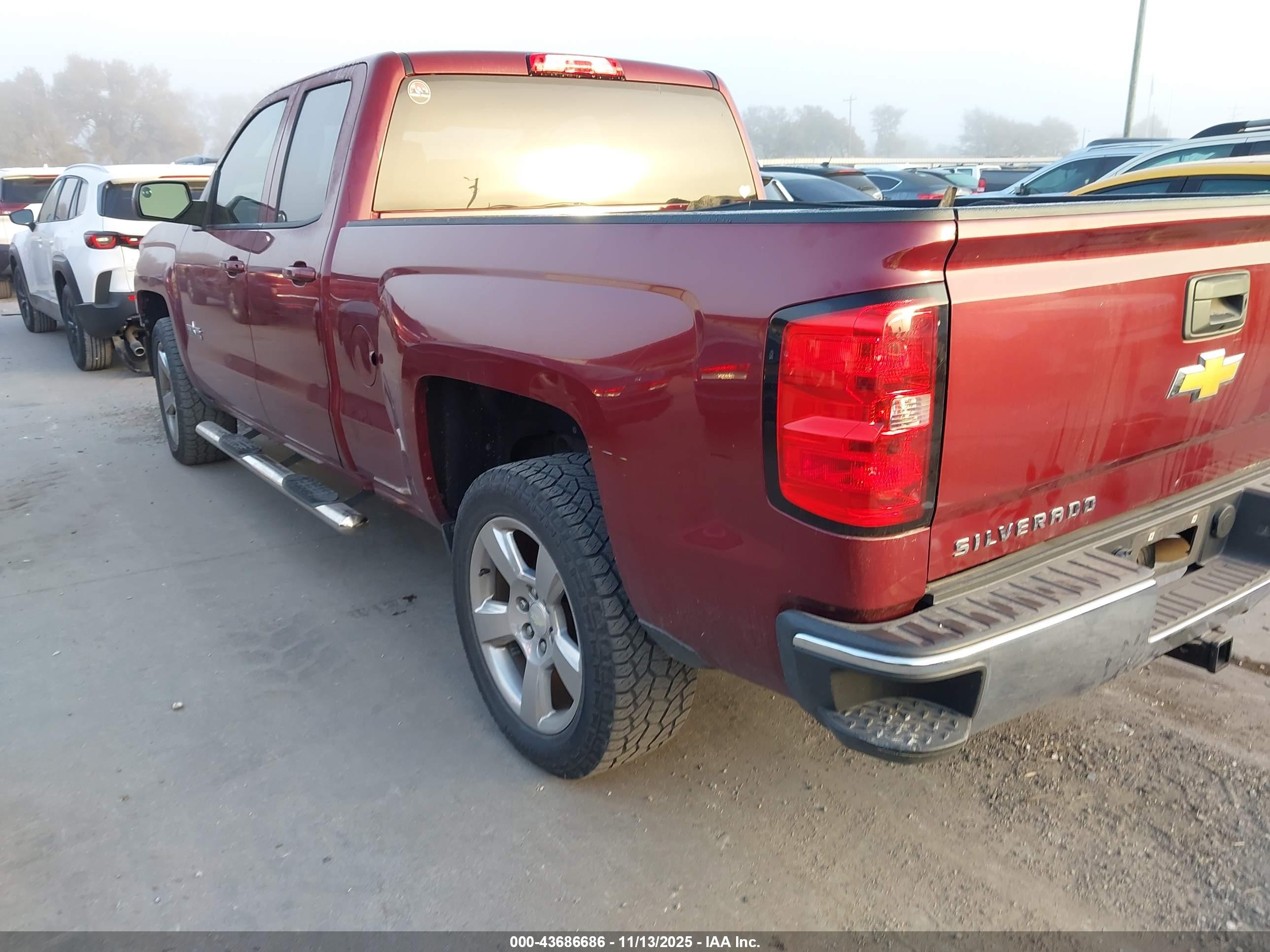 CHEVROLET SILVERADO image 3