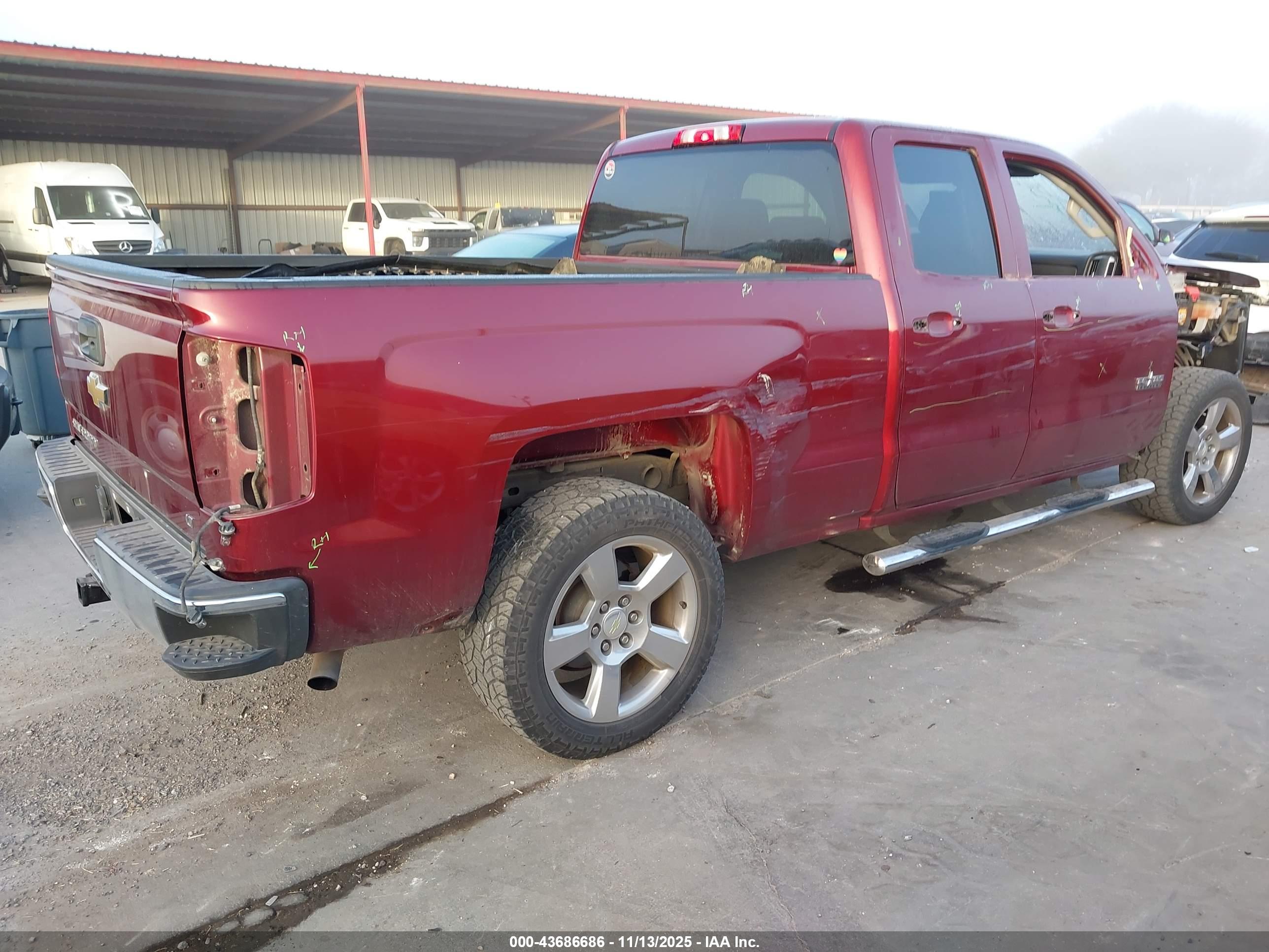 CHEVROLET SILVERADO image 4