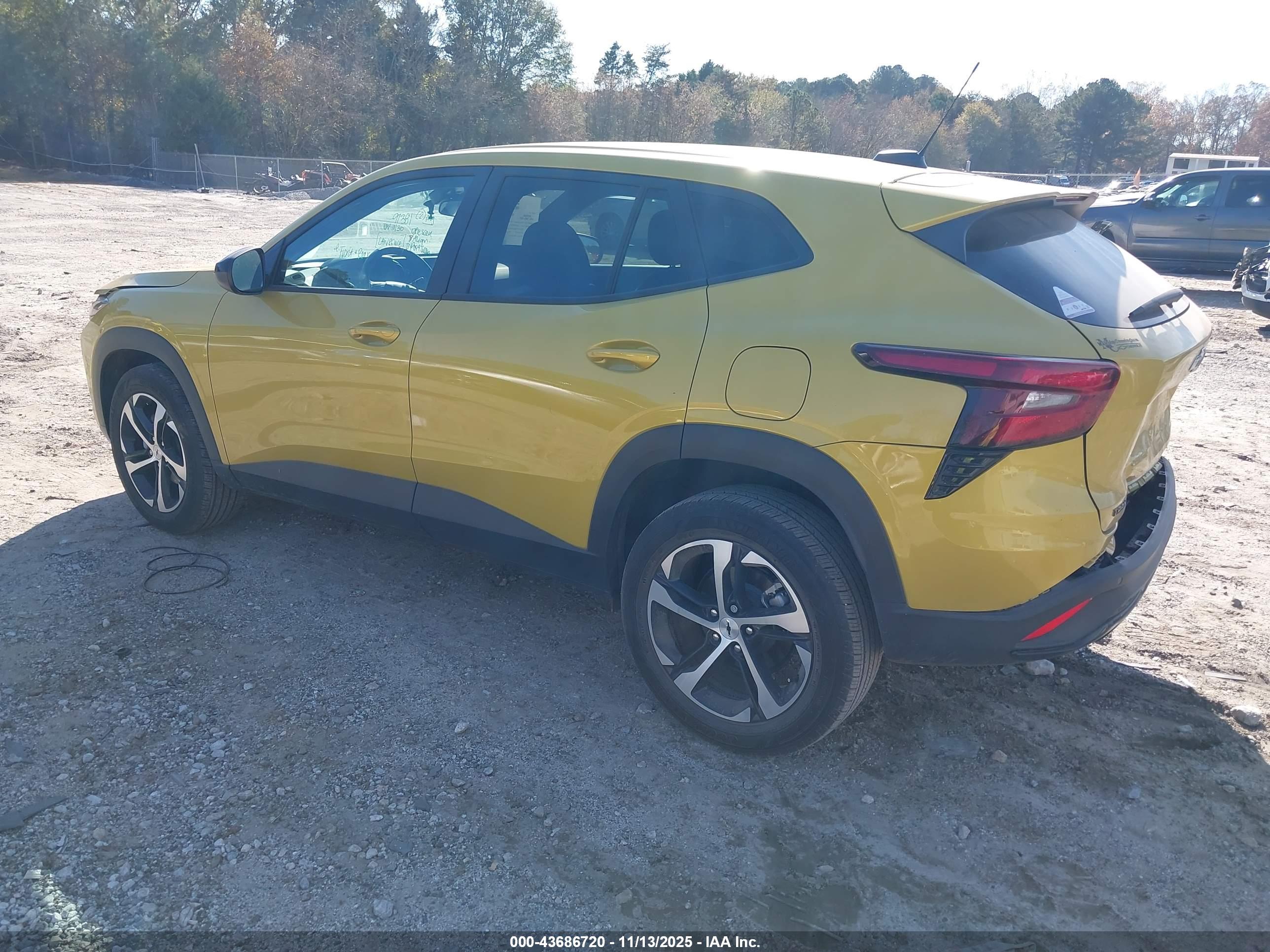 CHEVROLET TRAX image 3