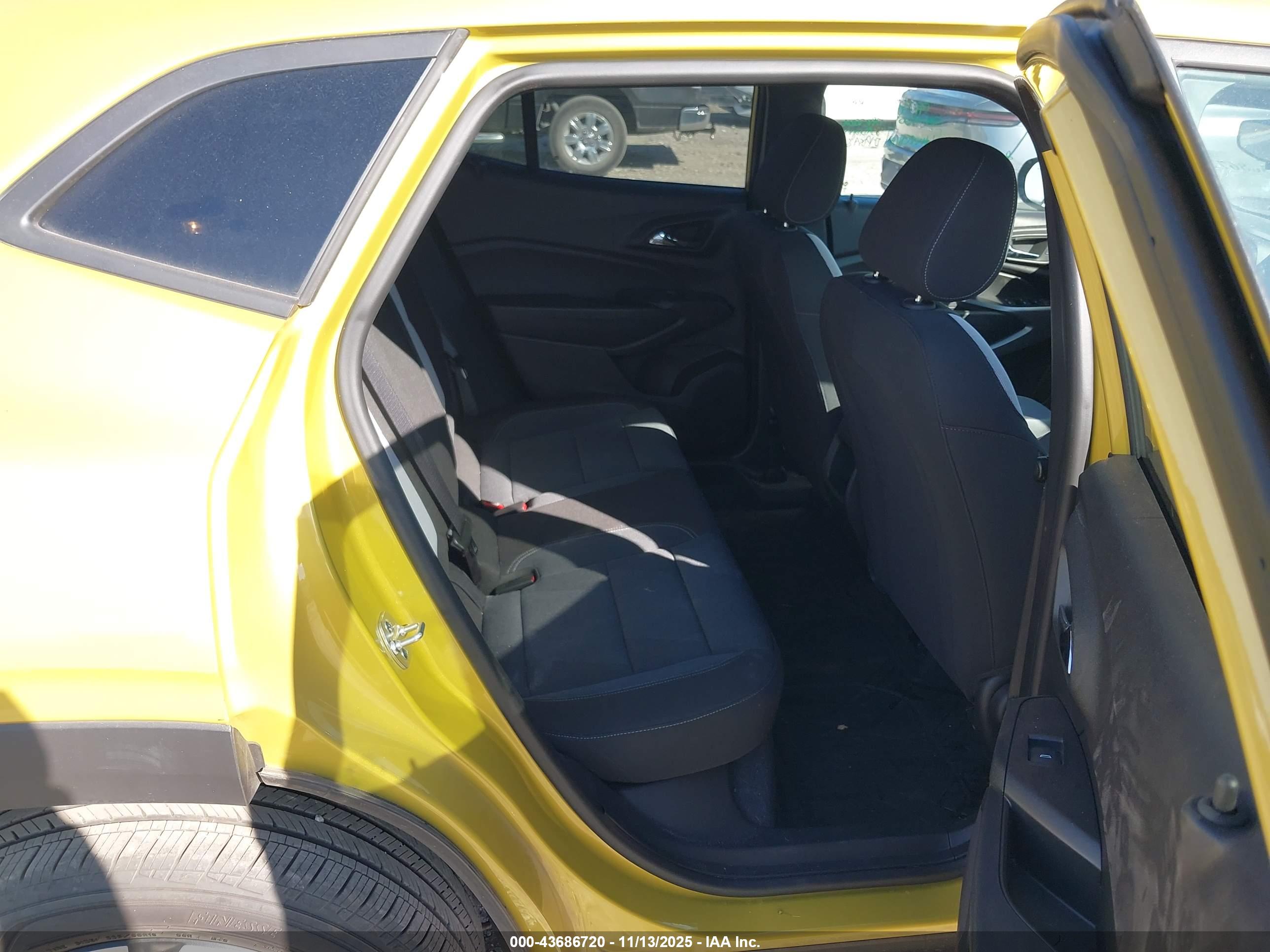 CHEVROLET TRAX image 8