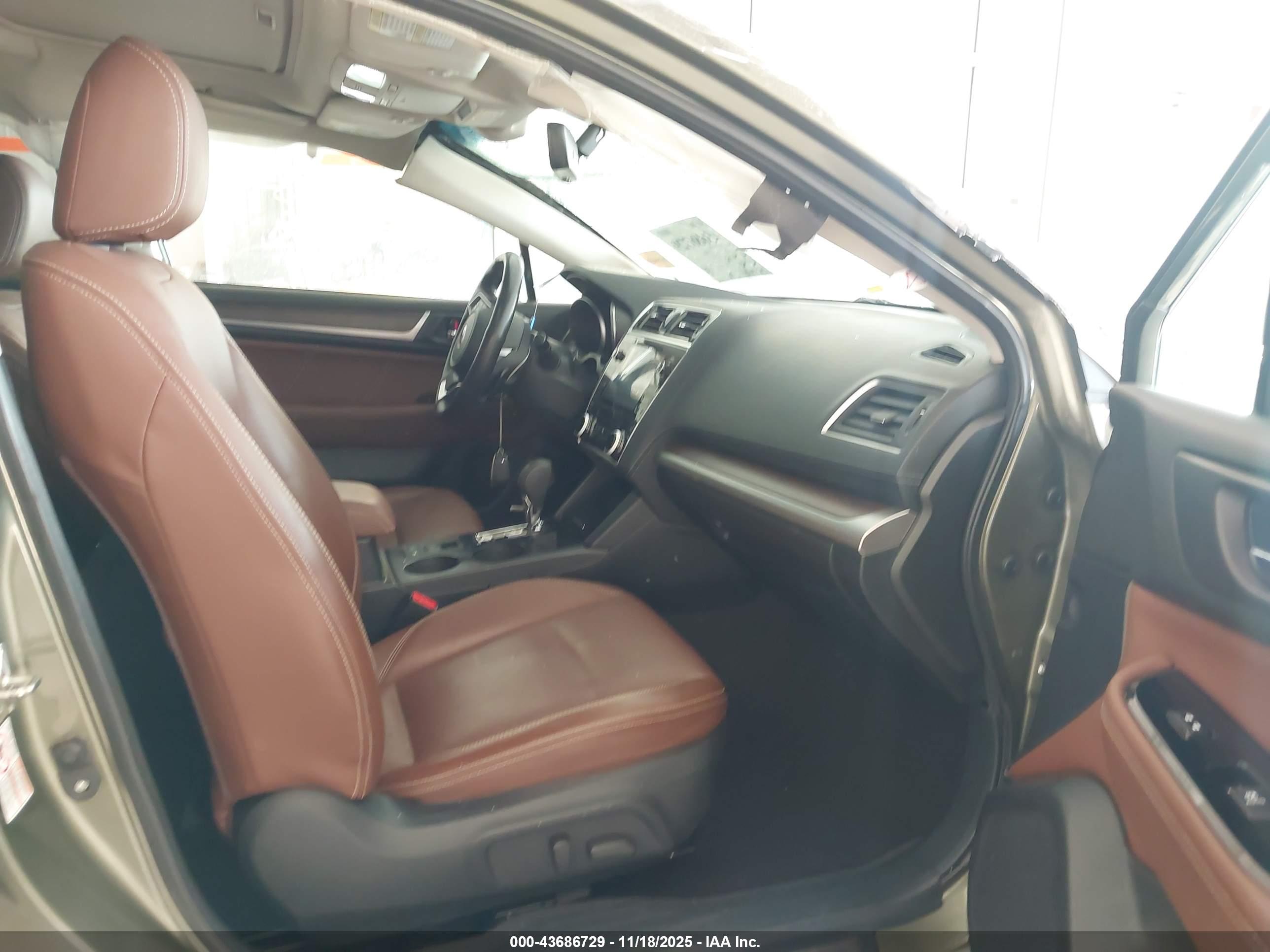 SUBARU OUTBACK image 5