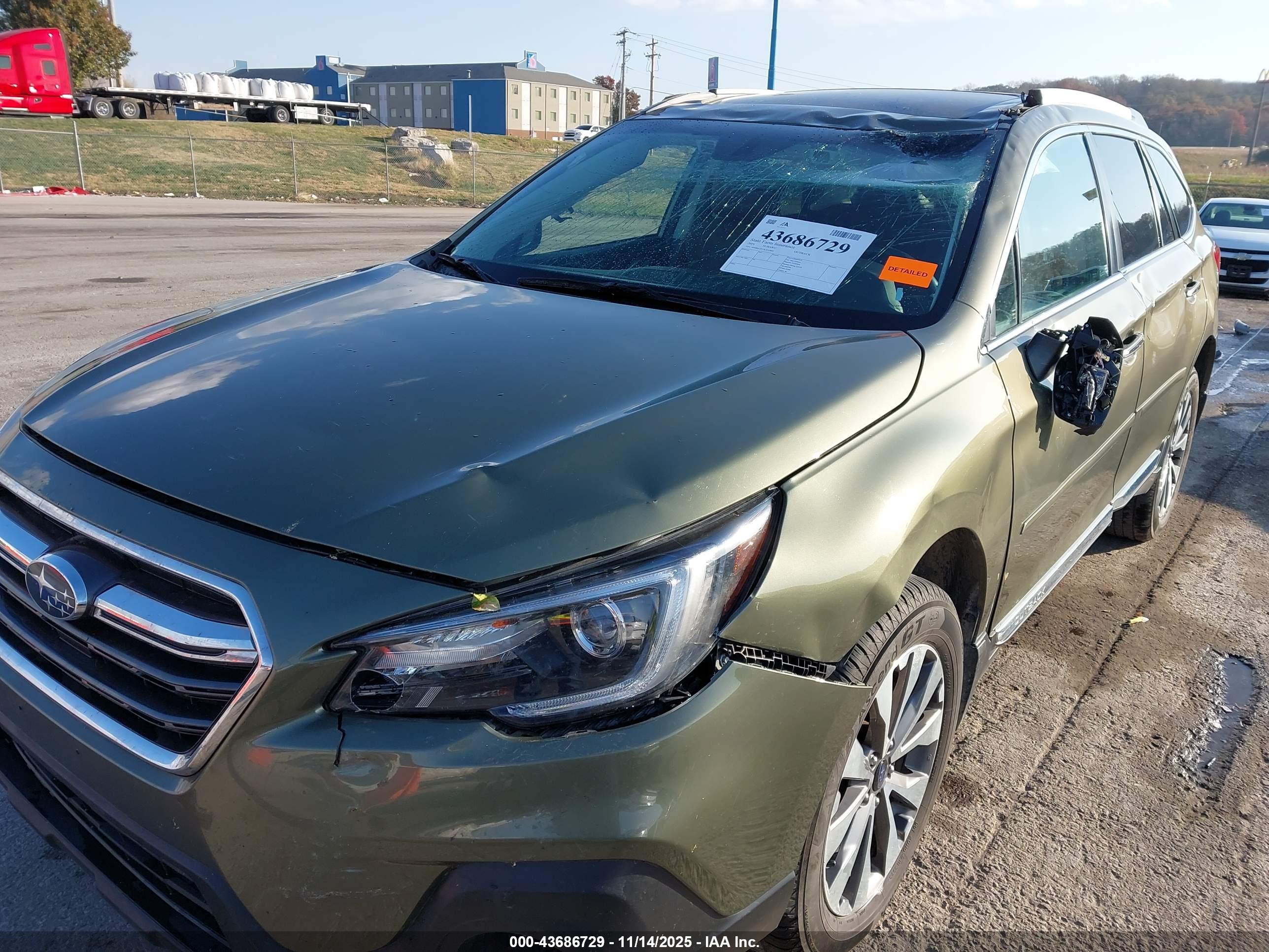 SUBARU OUTBACK image 6