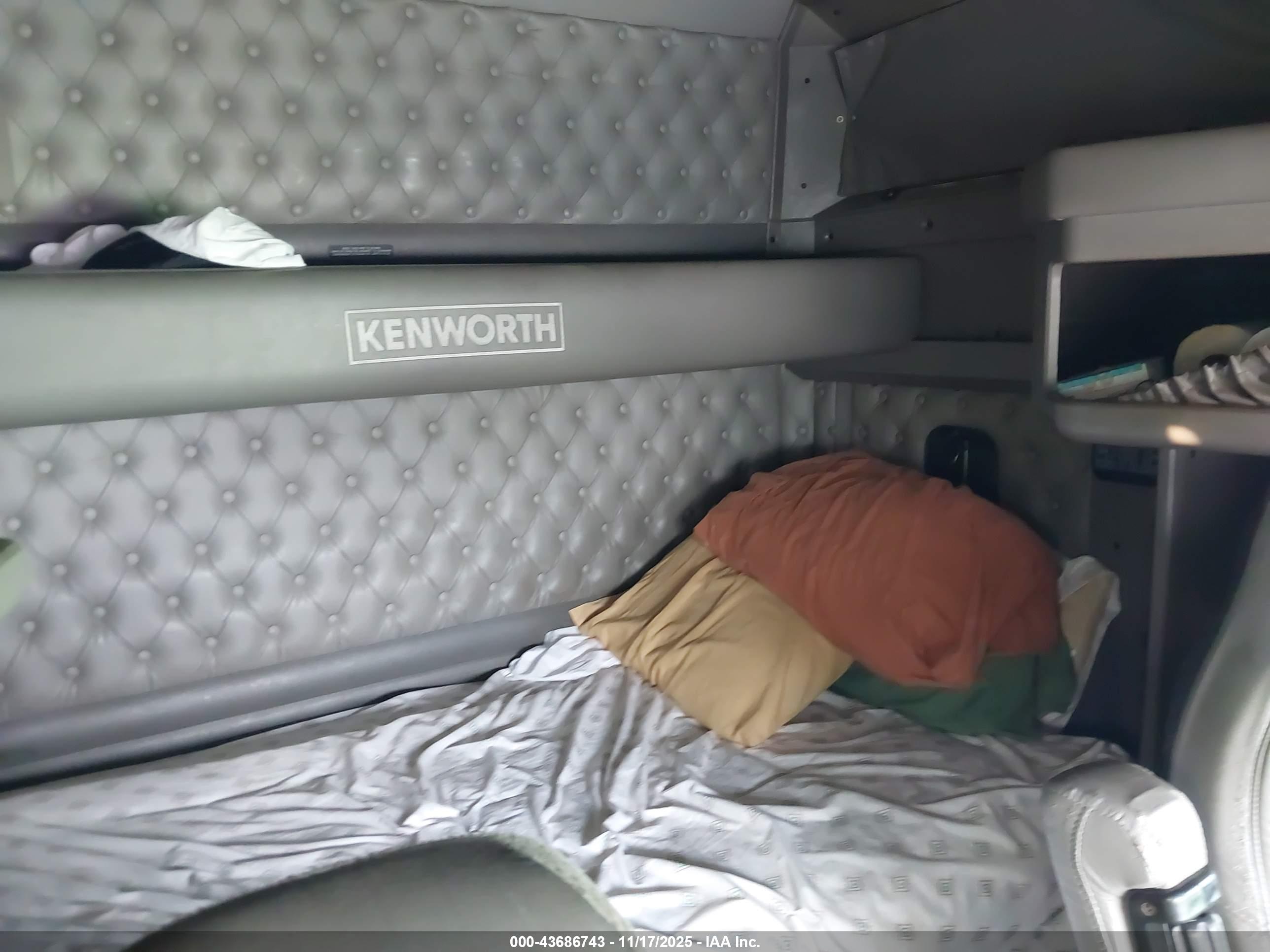 KENWORTH CONSTRUCTION image 7