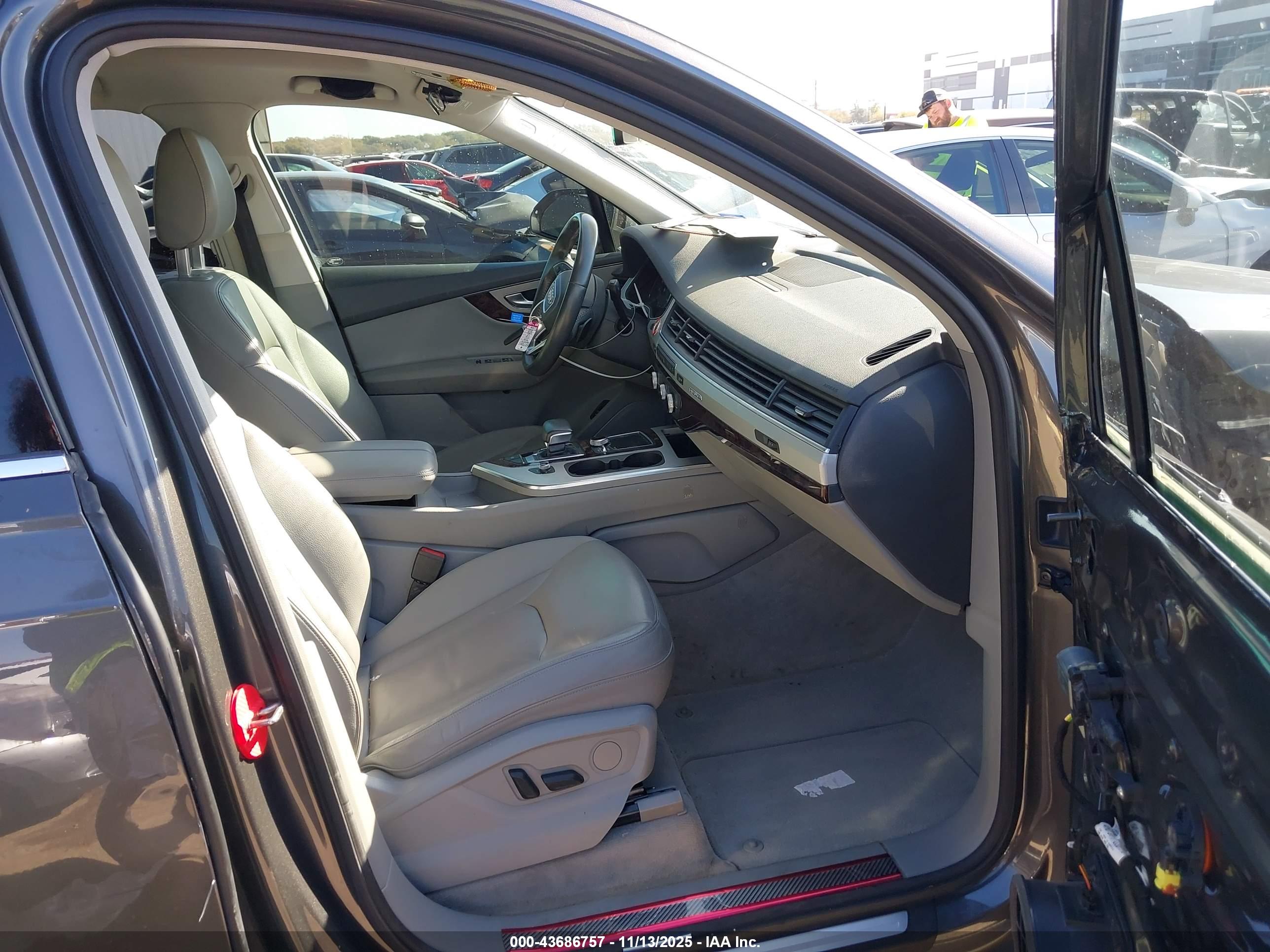 AUDI Q7 image 5