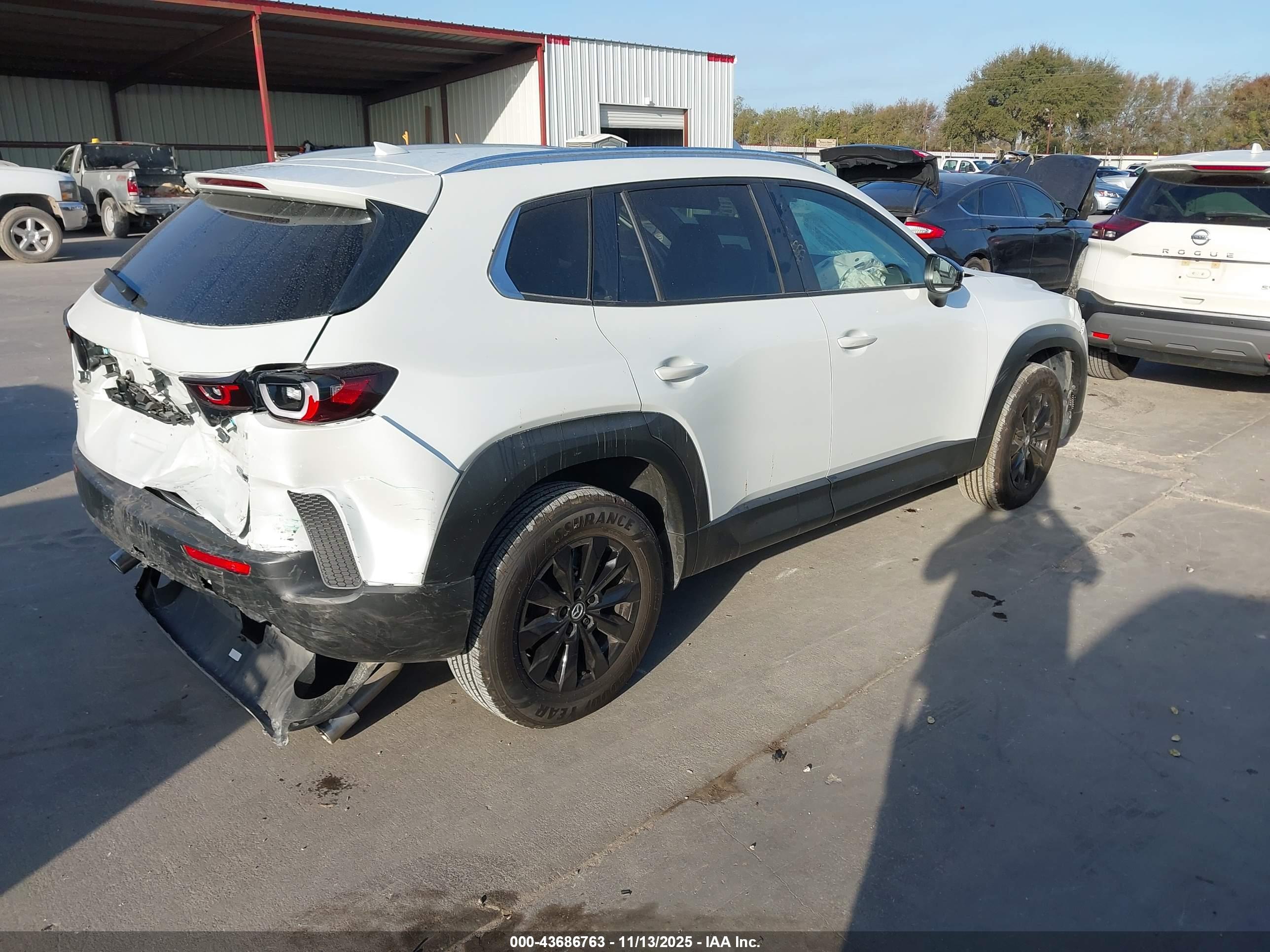 MAZDA CX-50 image 4
