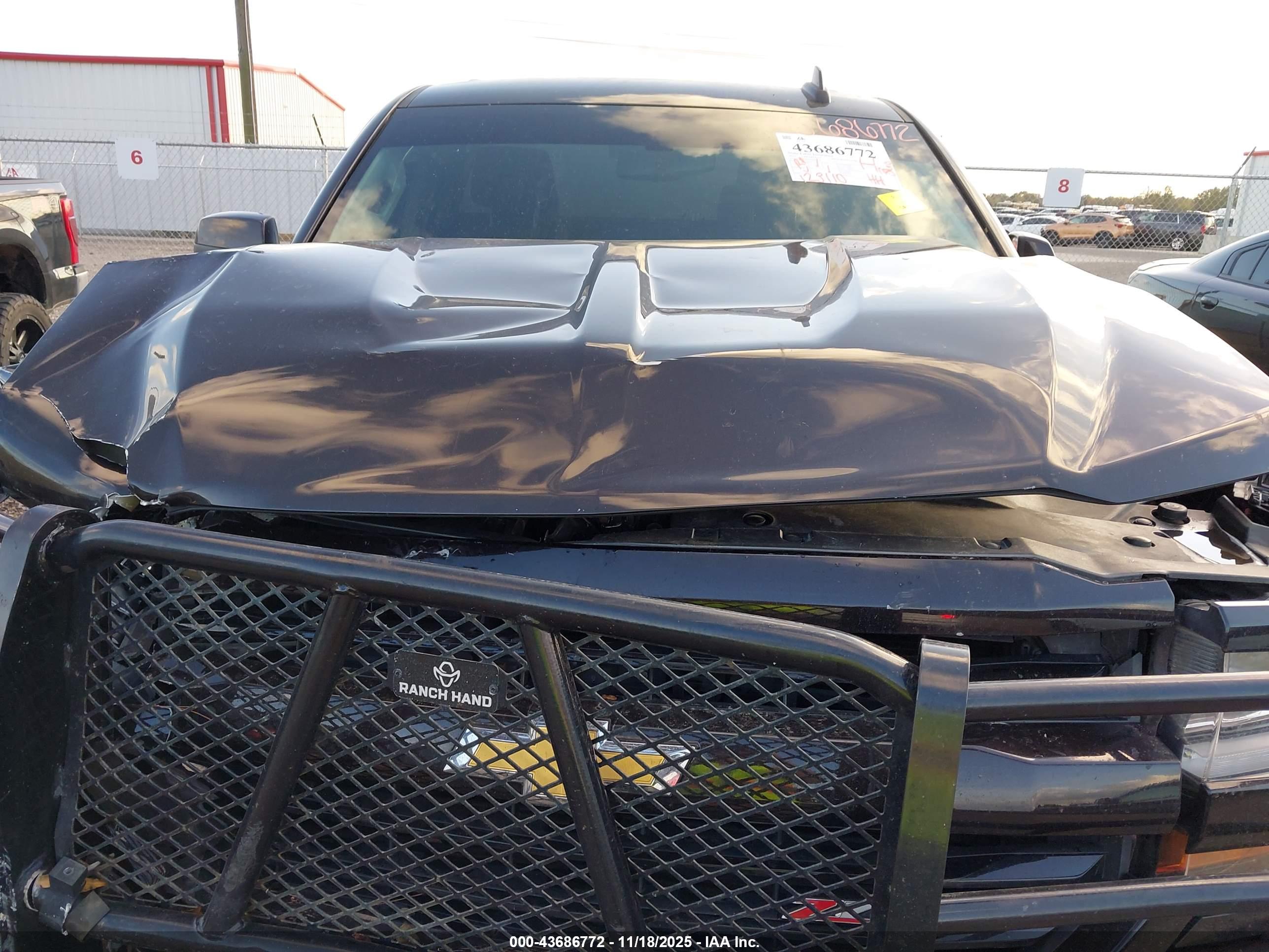 CHEVROLET SILVERADO image 10