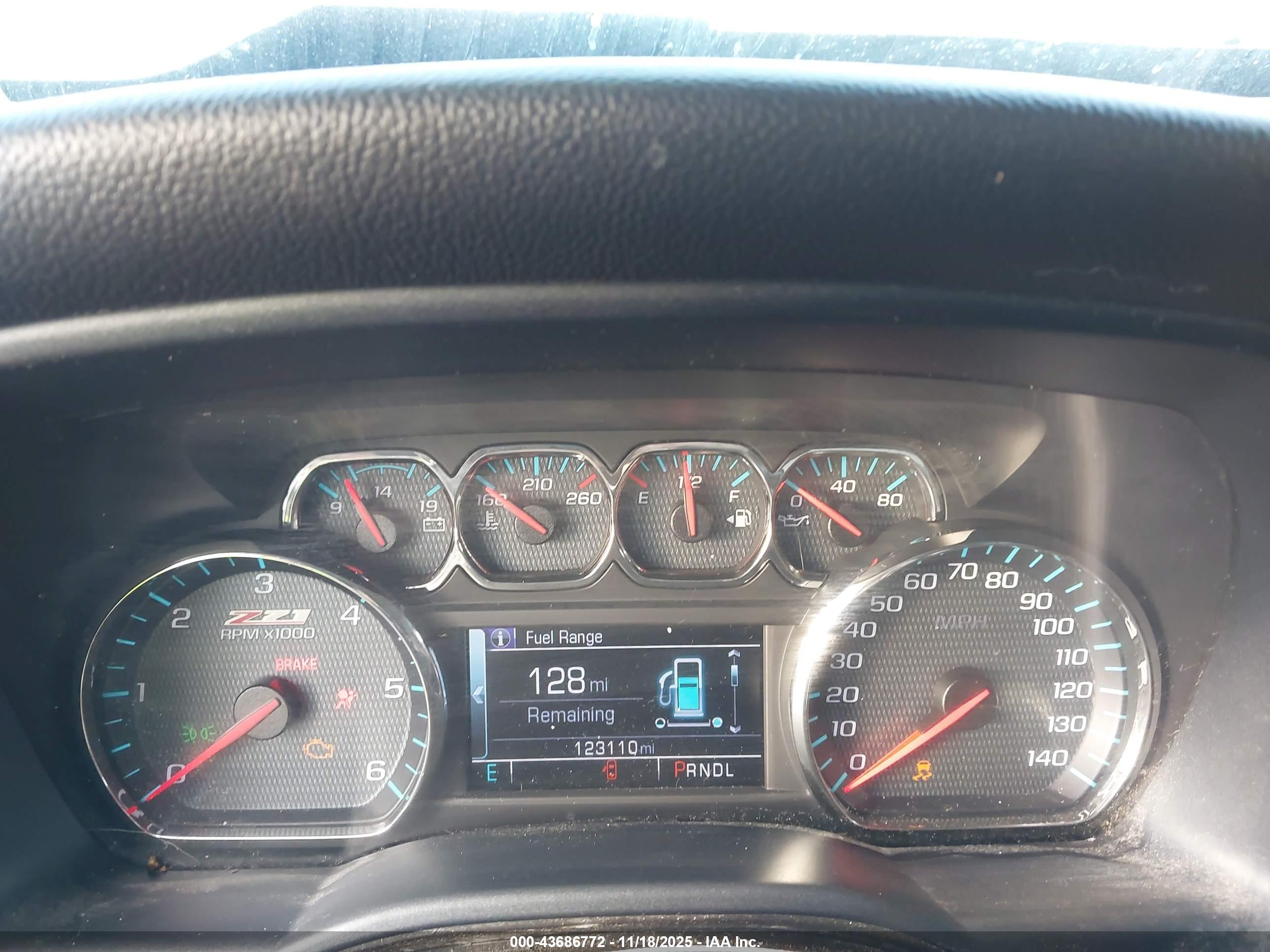 CHEVROLET SILVERADO image 7