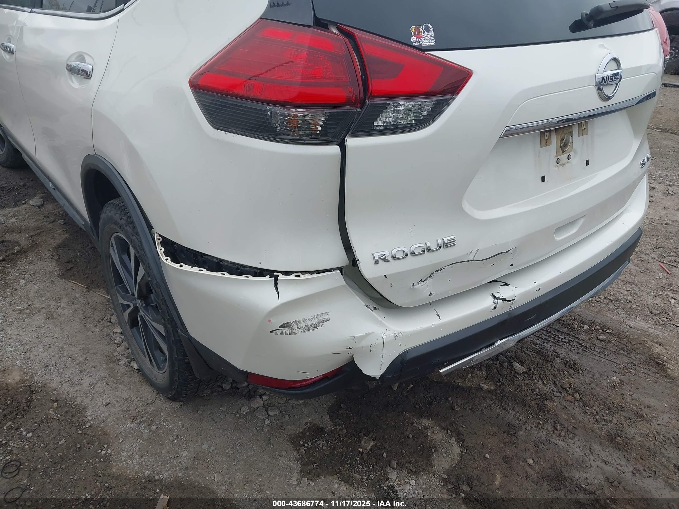 NISSAN ROGUE image 6