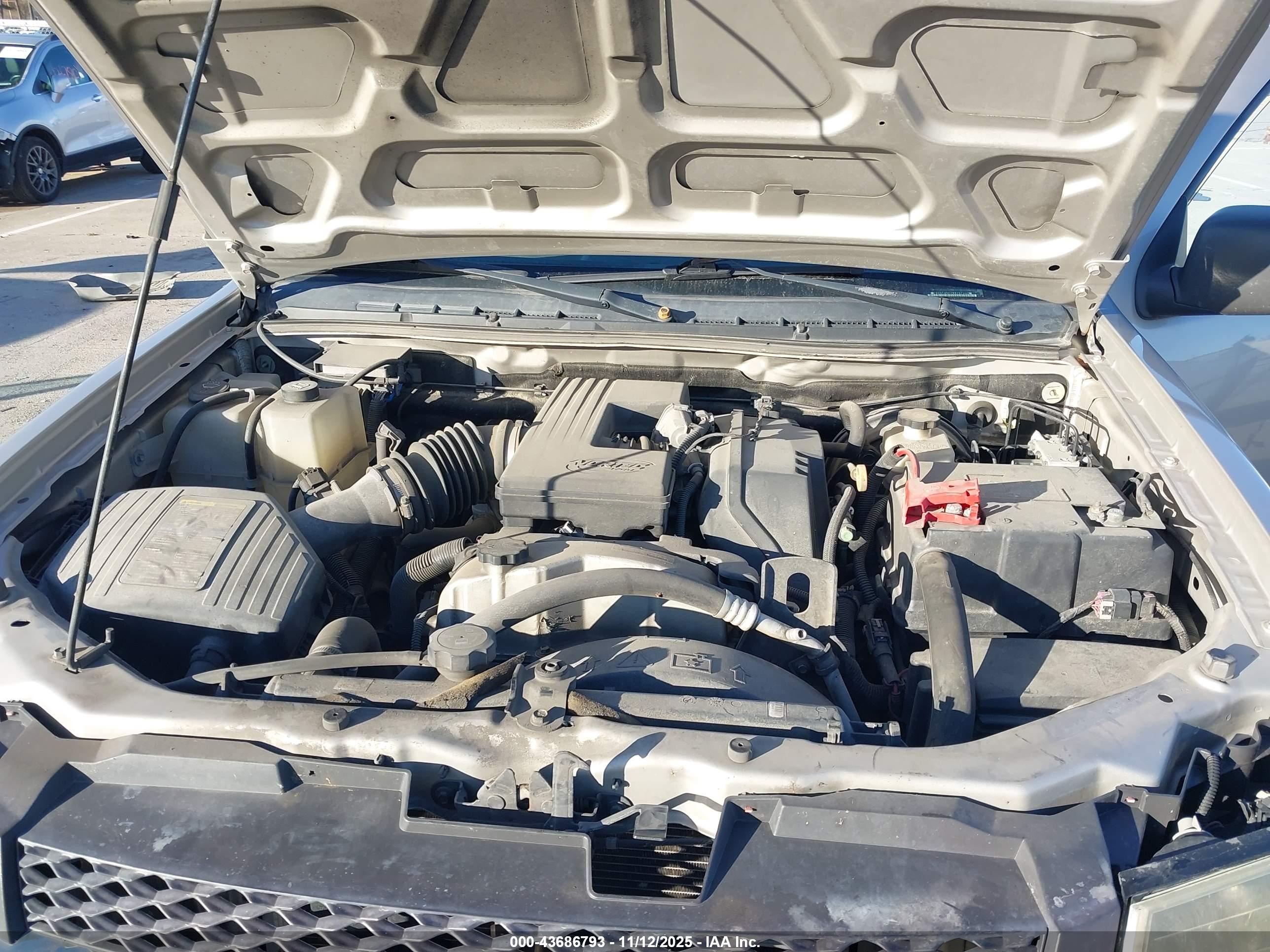 CHEVROLET COLORADO image 10
