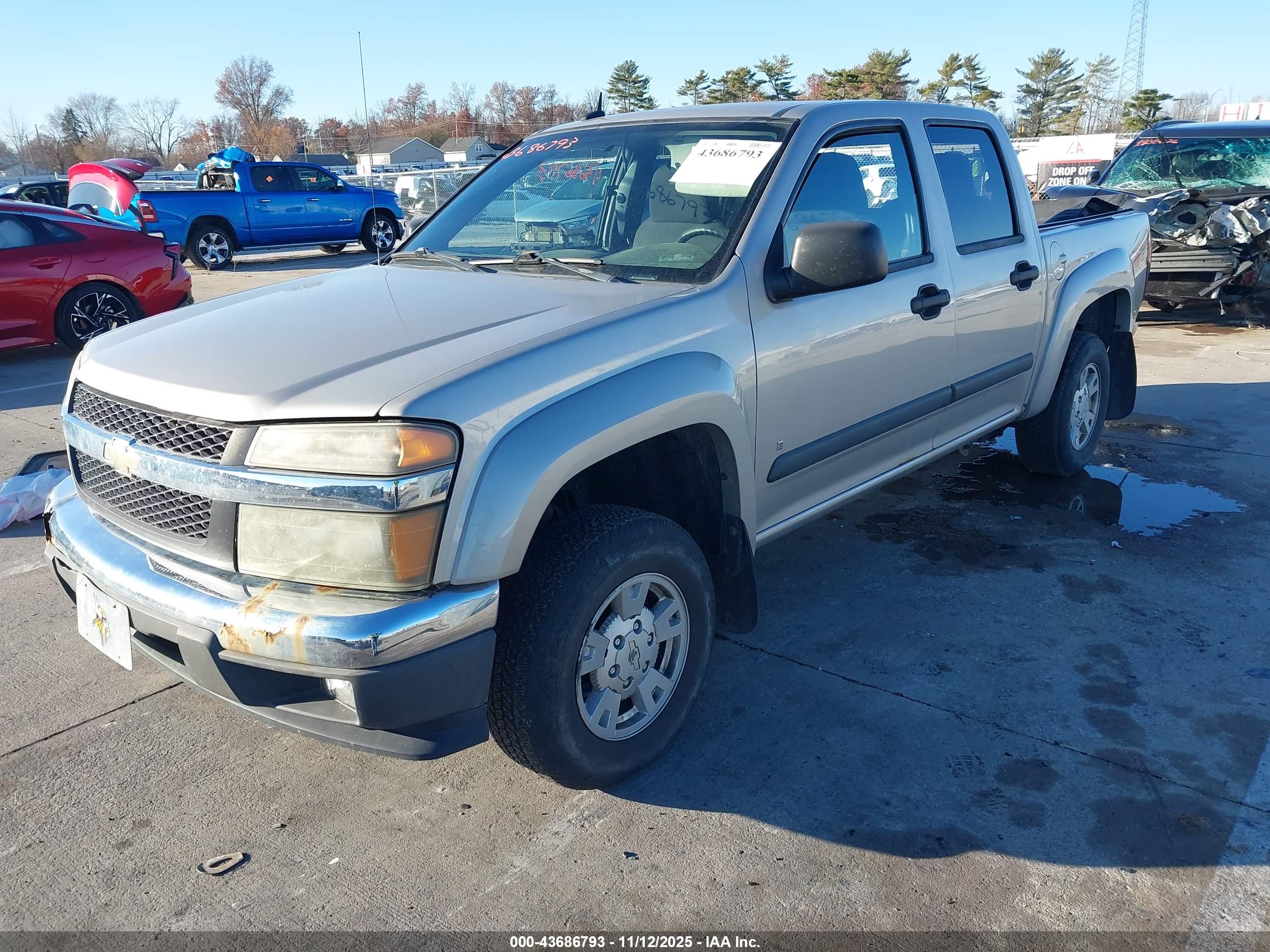 CHEVROLET COLORADO image 2