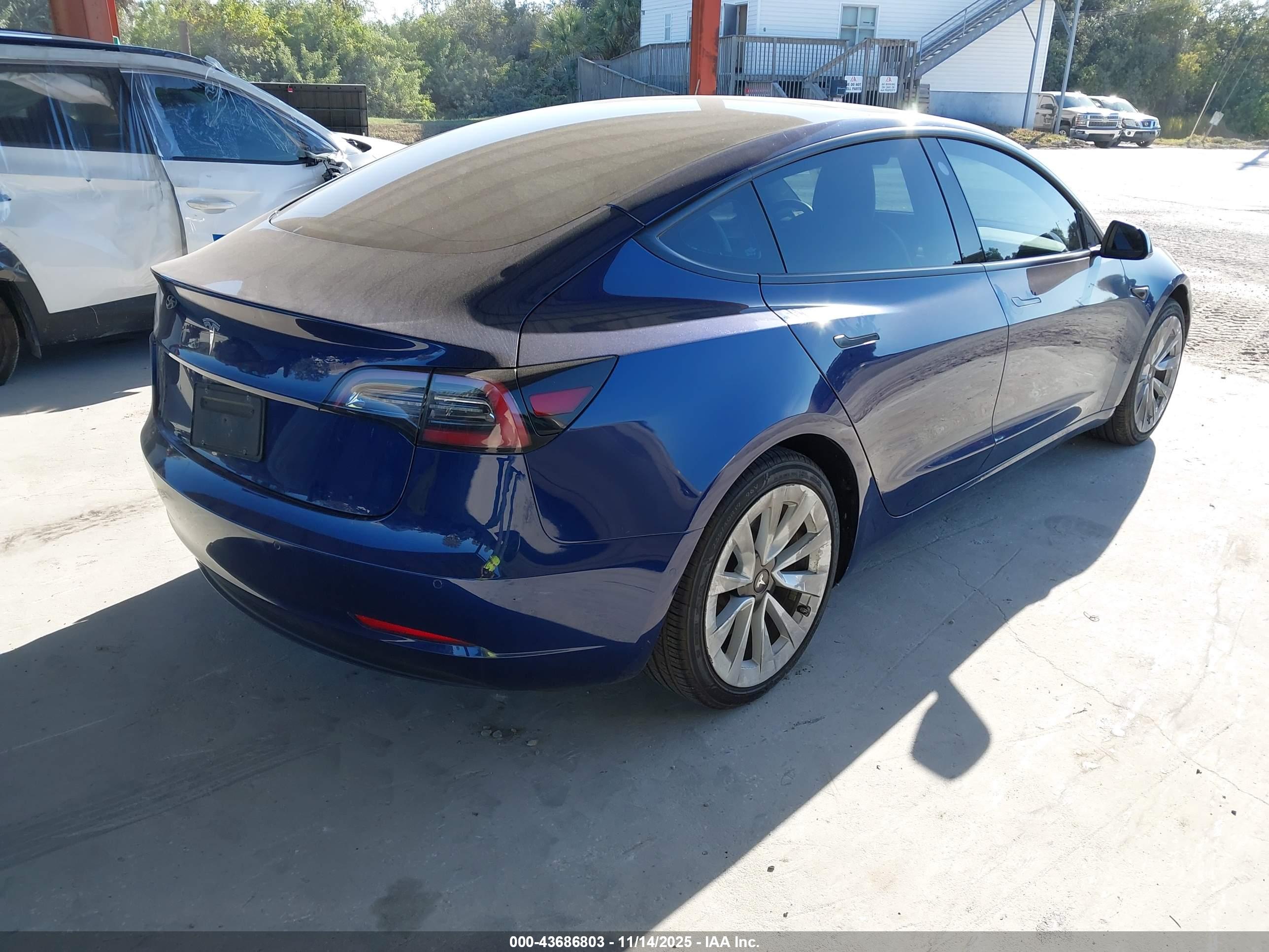 TESLA MODEL image 4