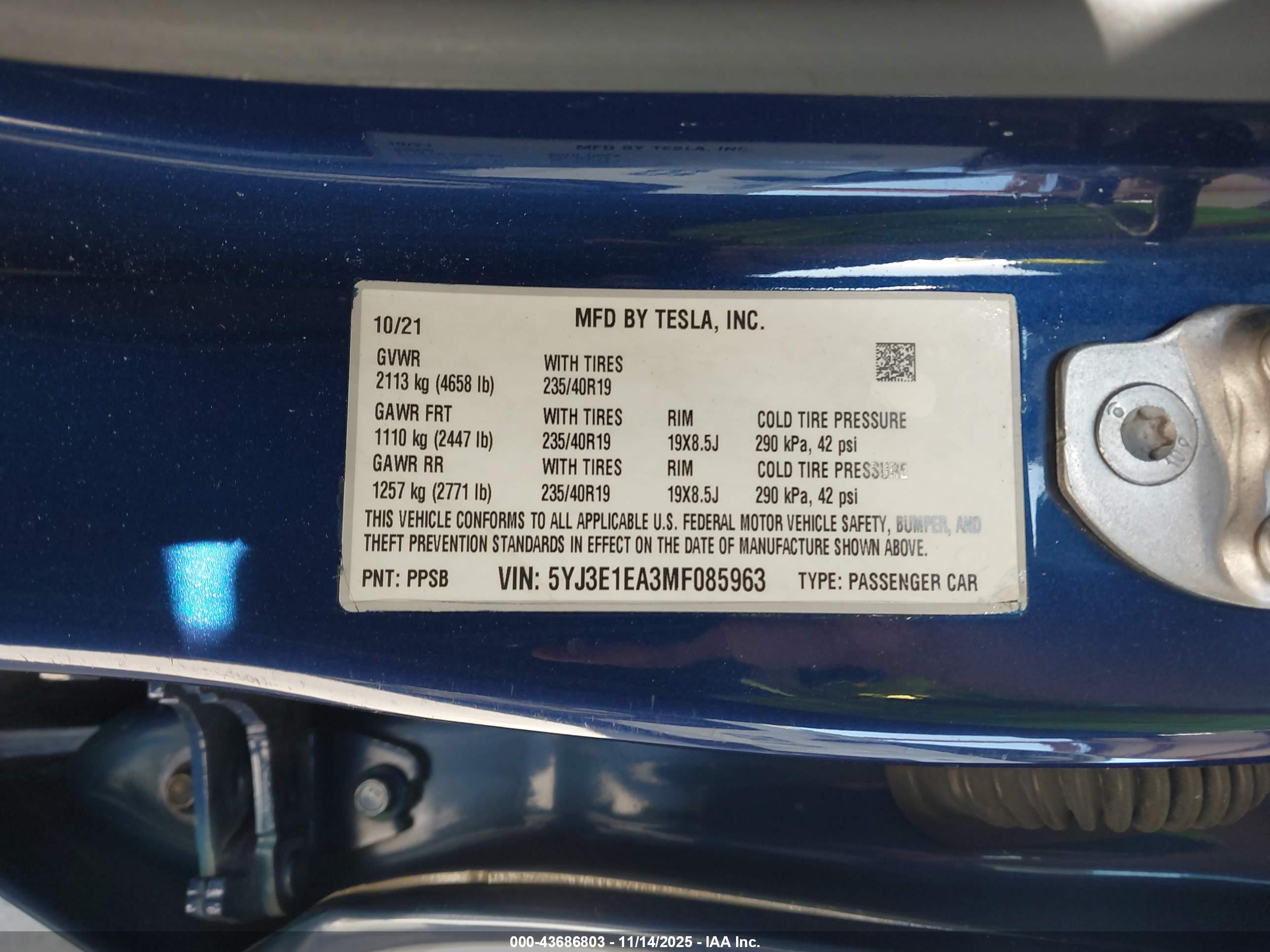 TESLA MODEL image 9