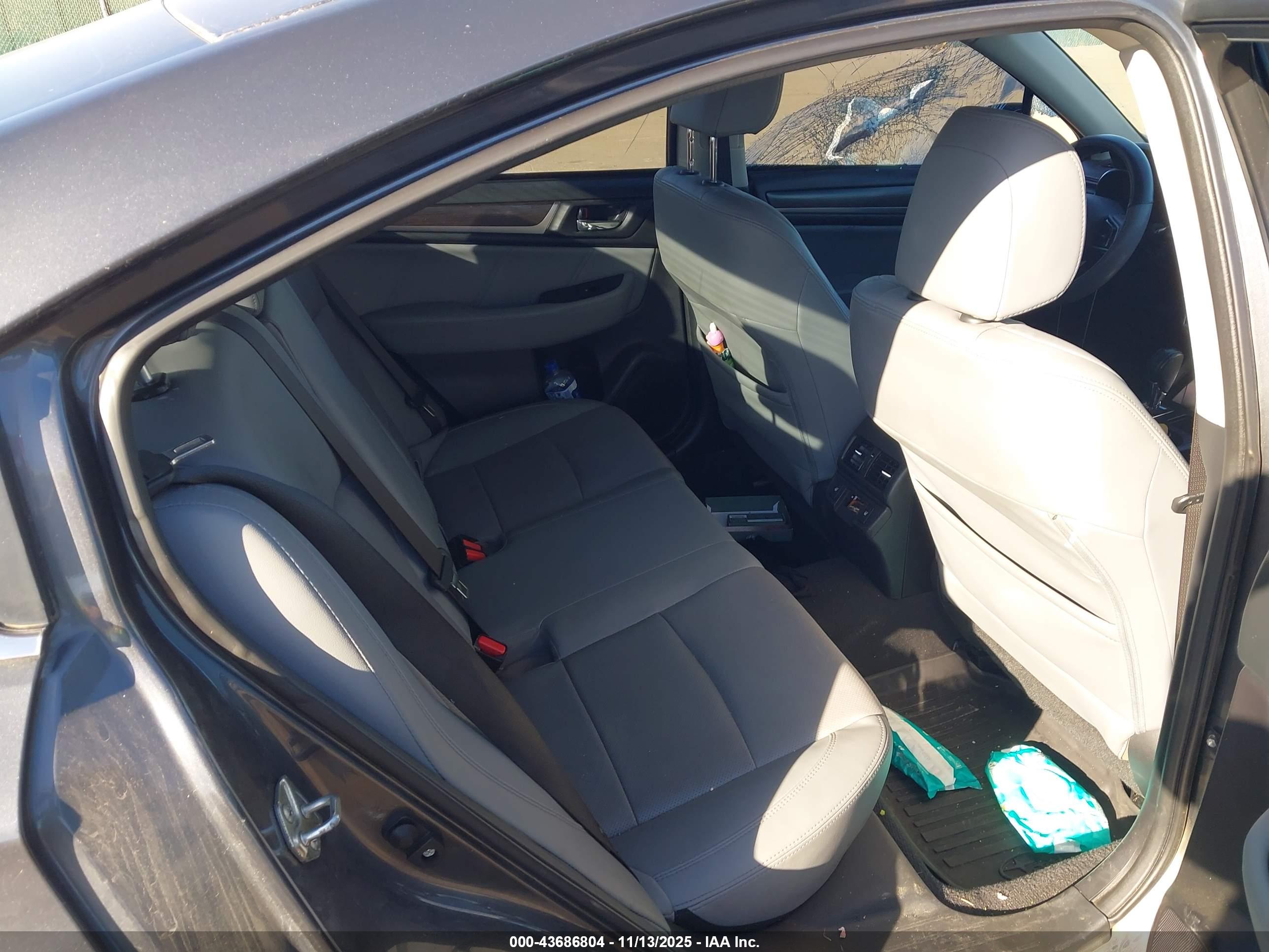SUBARU LEGACY image 8