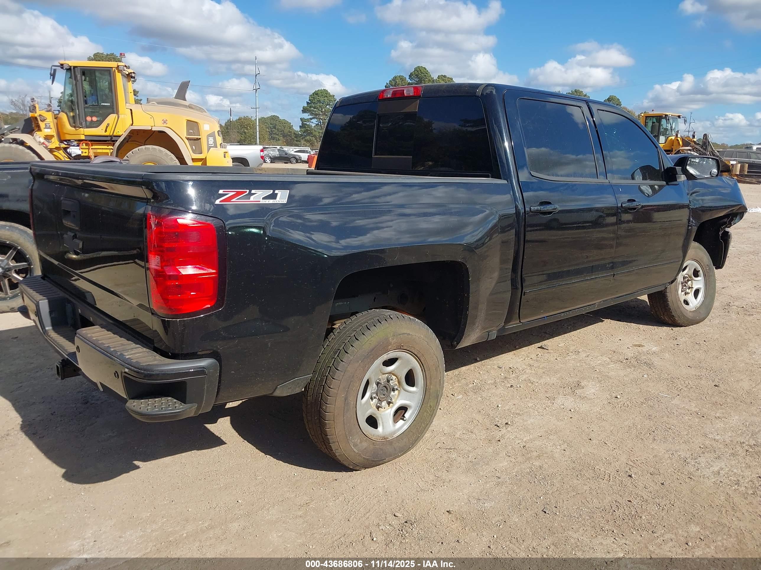 CHEVROLET SILVERADO image 4
