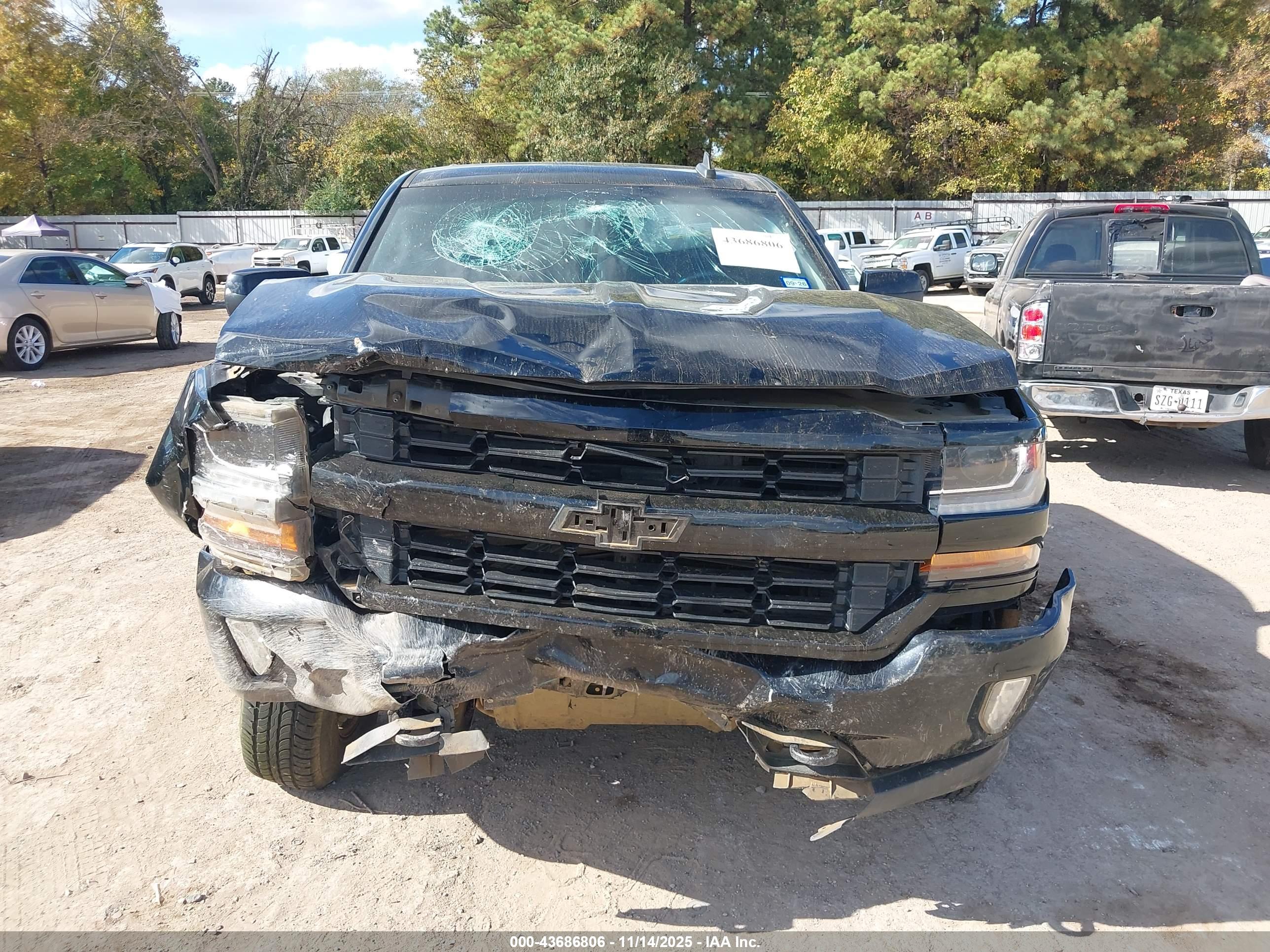 CHEVROLET SILVERADO image 6