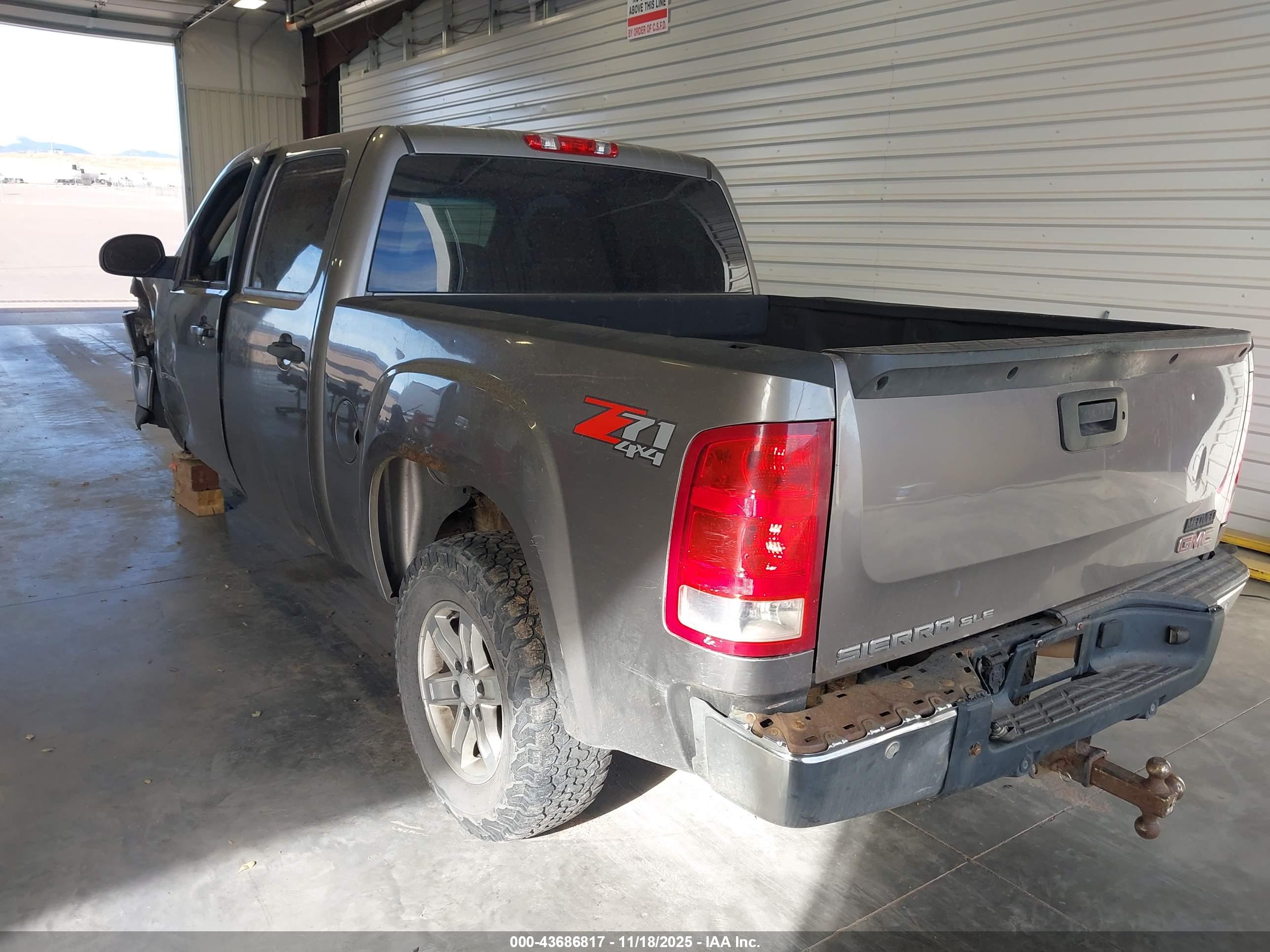 GMC SIERRA image 3