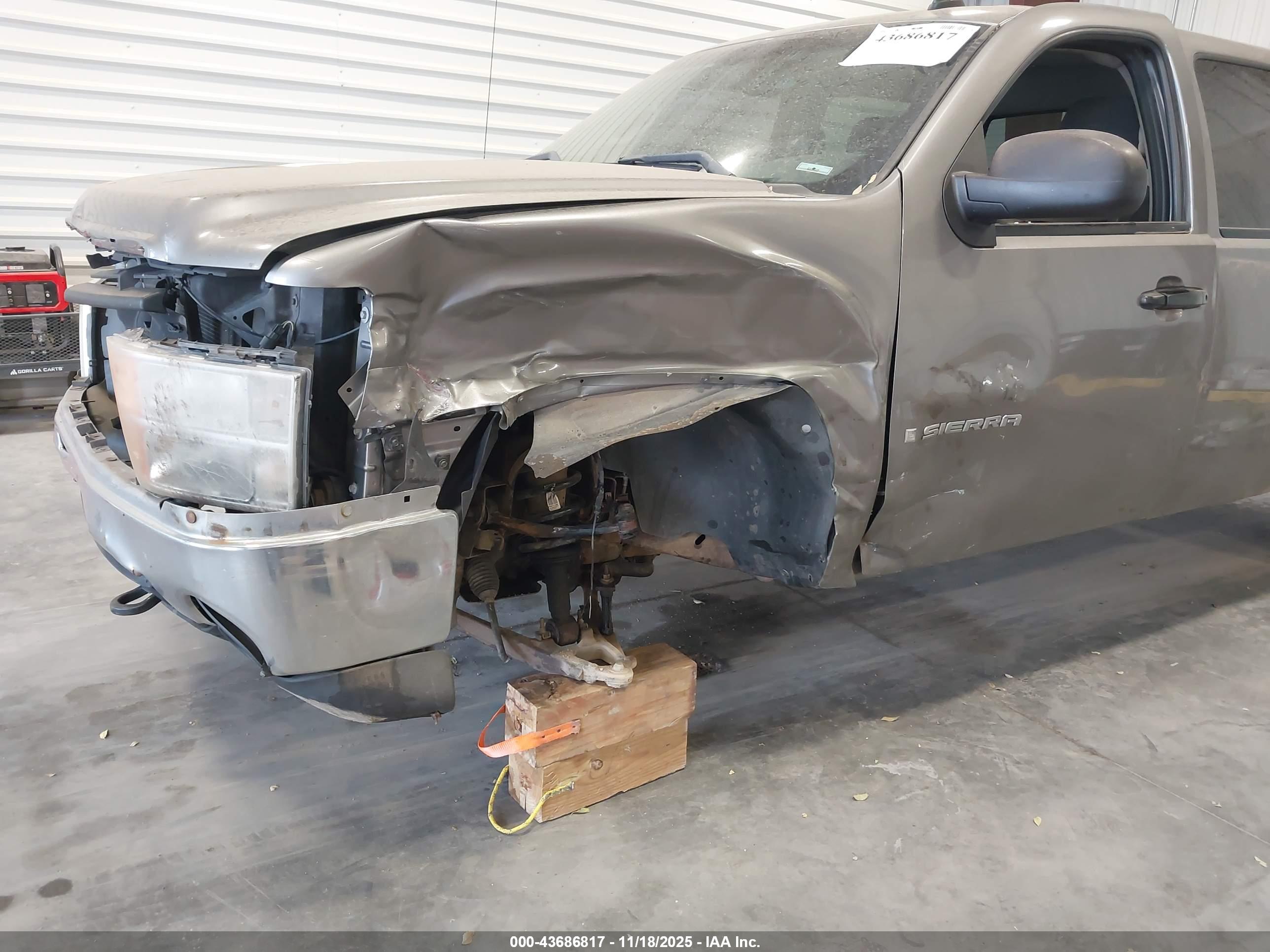 GMC SIERRA image 6