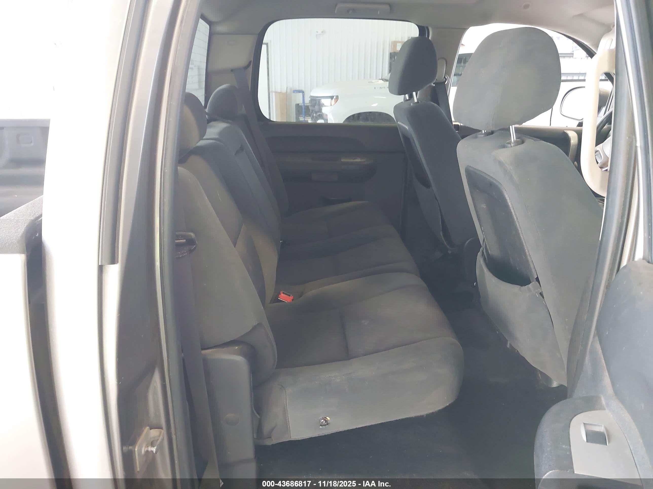 GMC SIERRA image 8