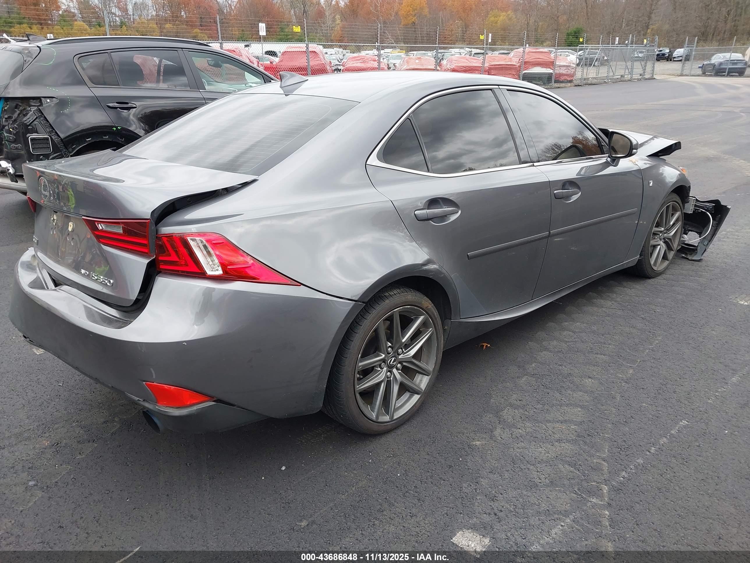 LEXUS IS image 4