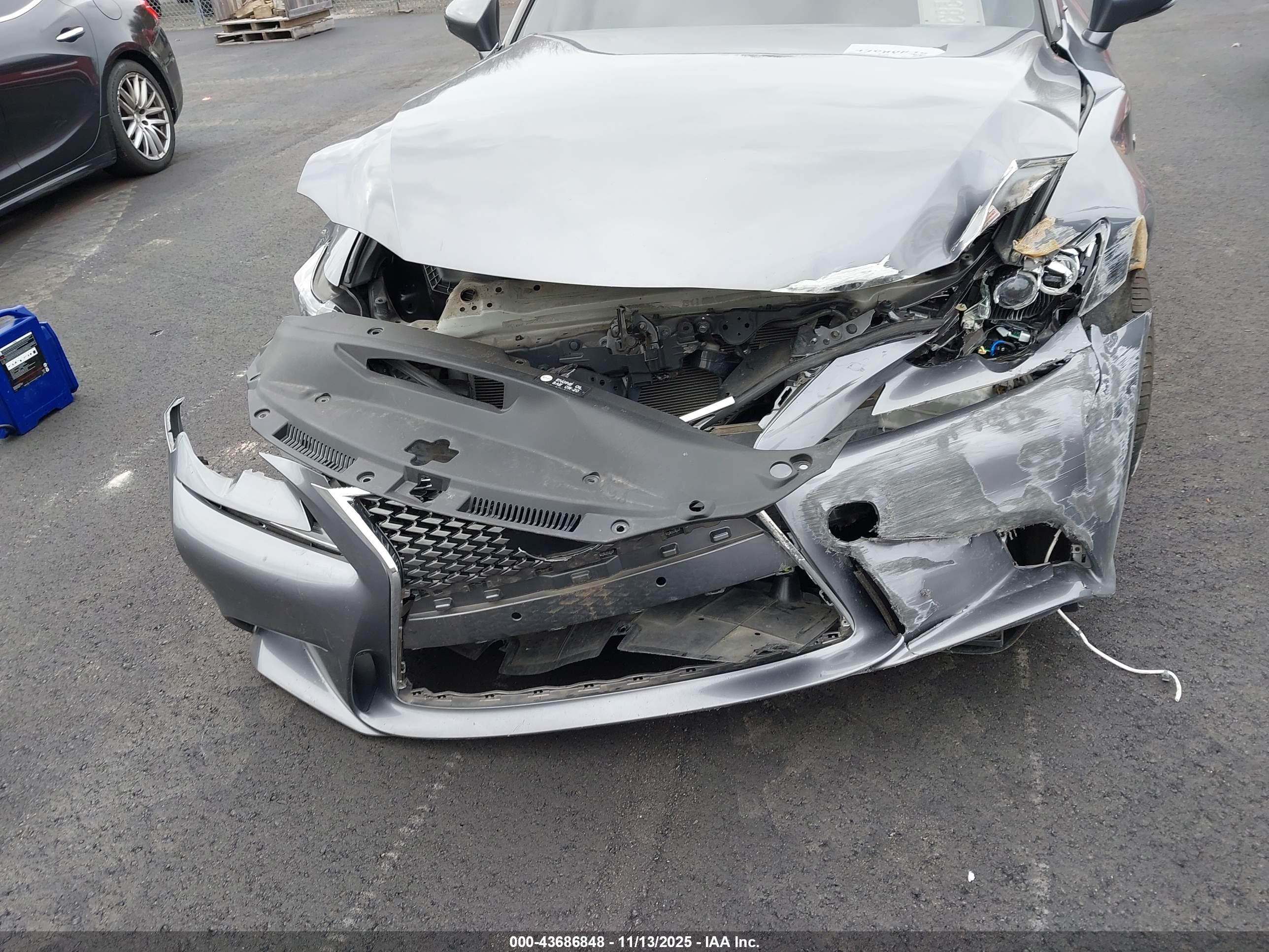LEXUS IS image 6