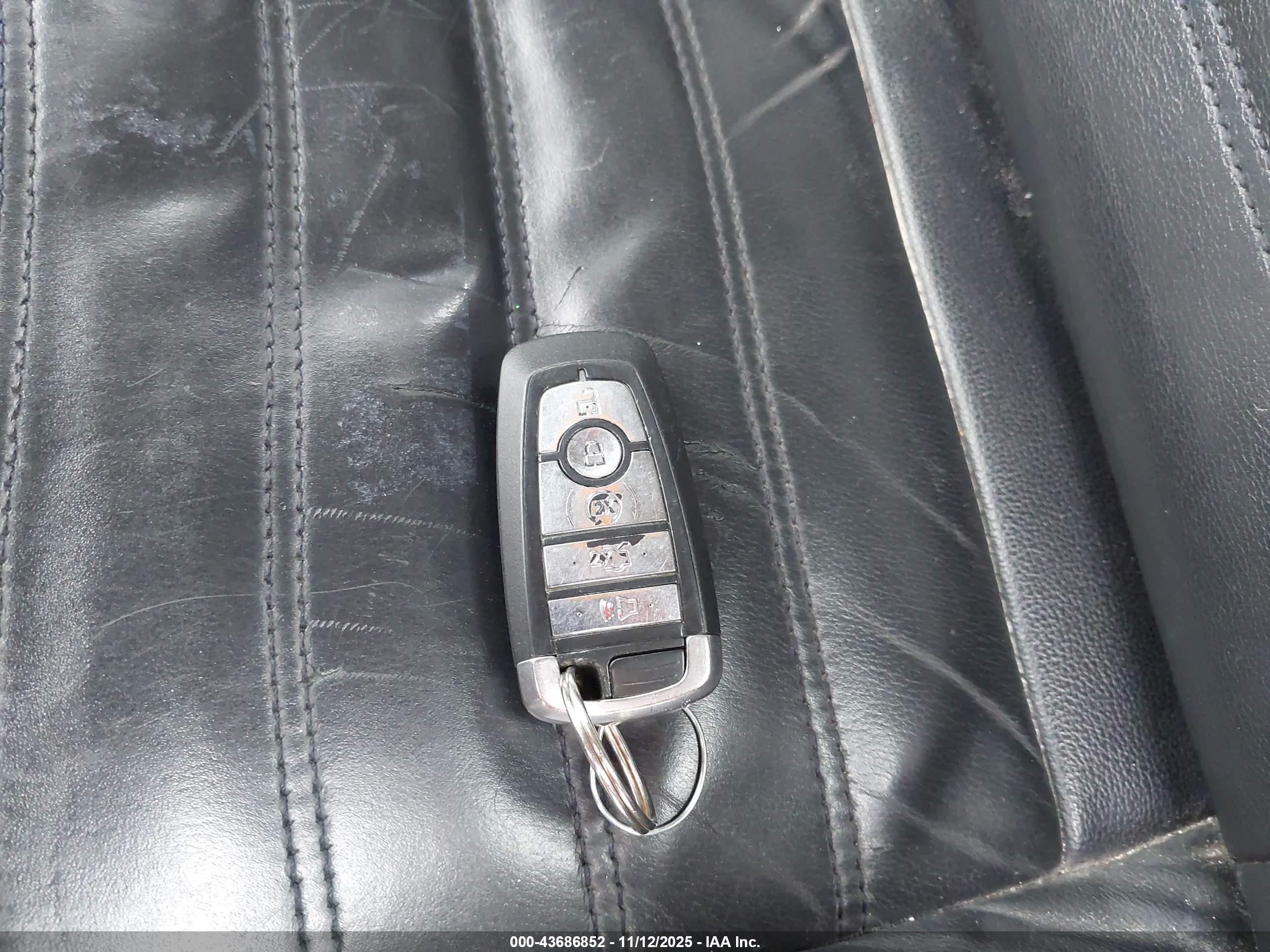 FORD FUSION image 11