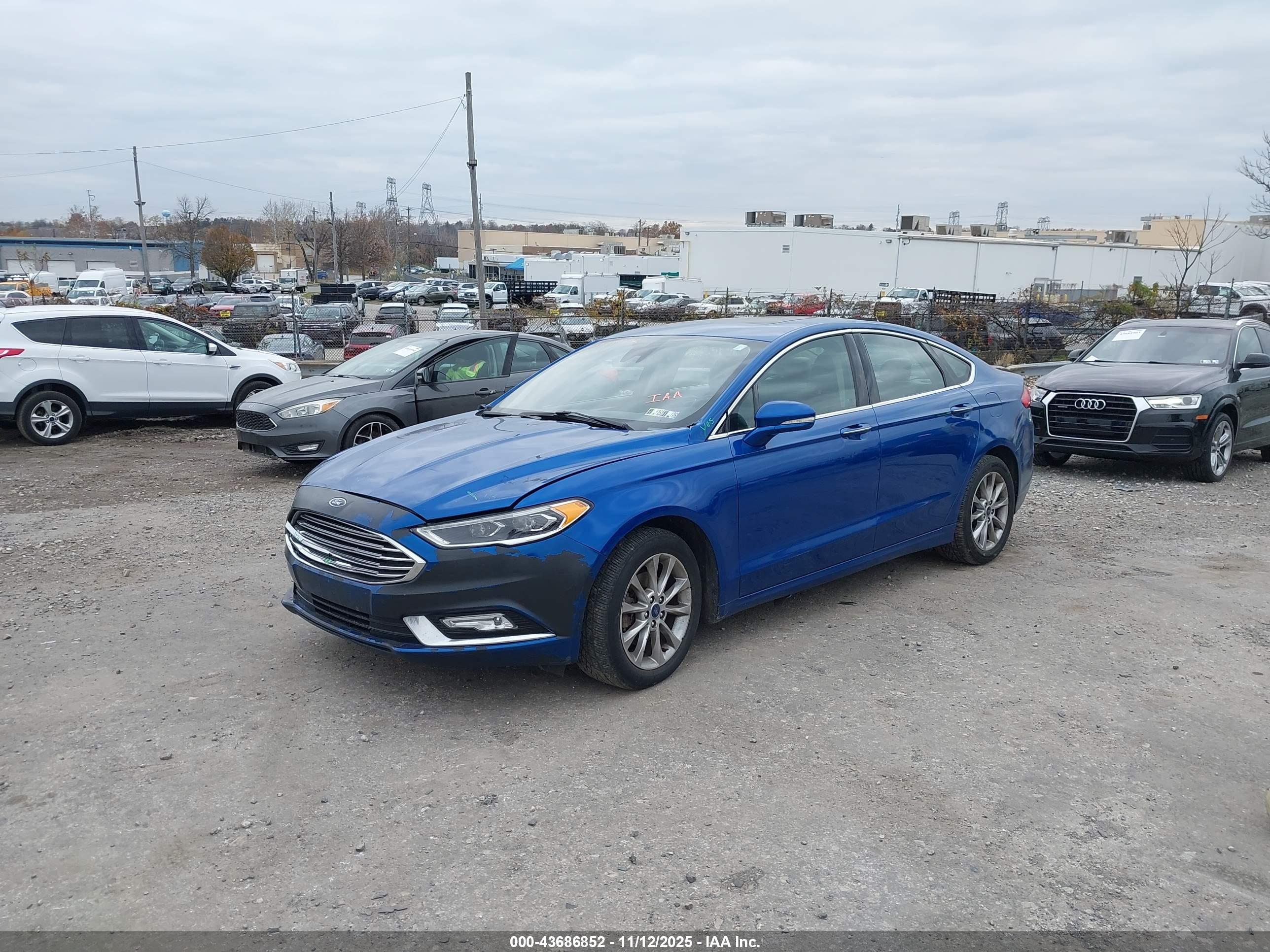 FORD FUSION image 2
