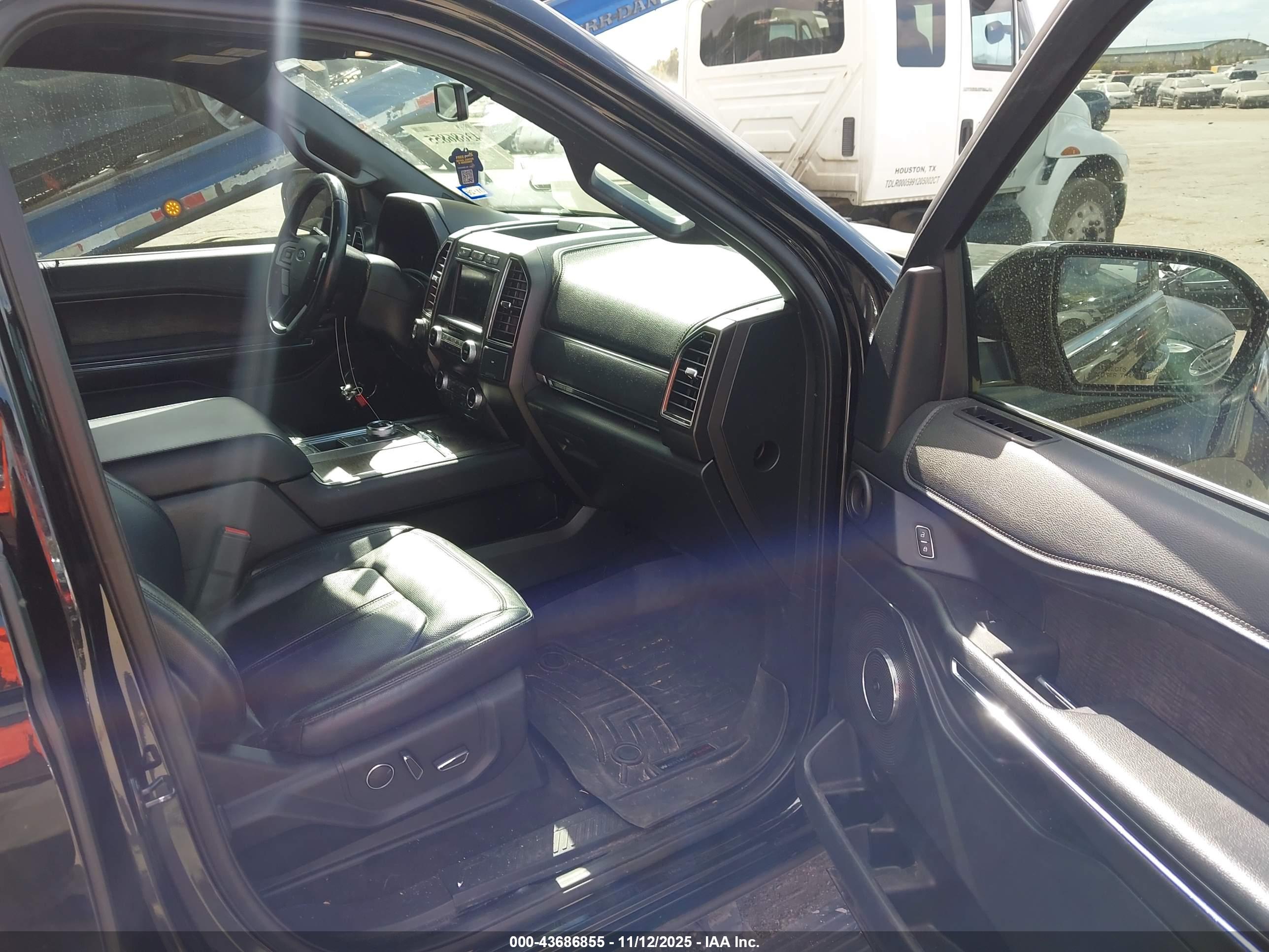 FORD EXPEDITION image 5