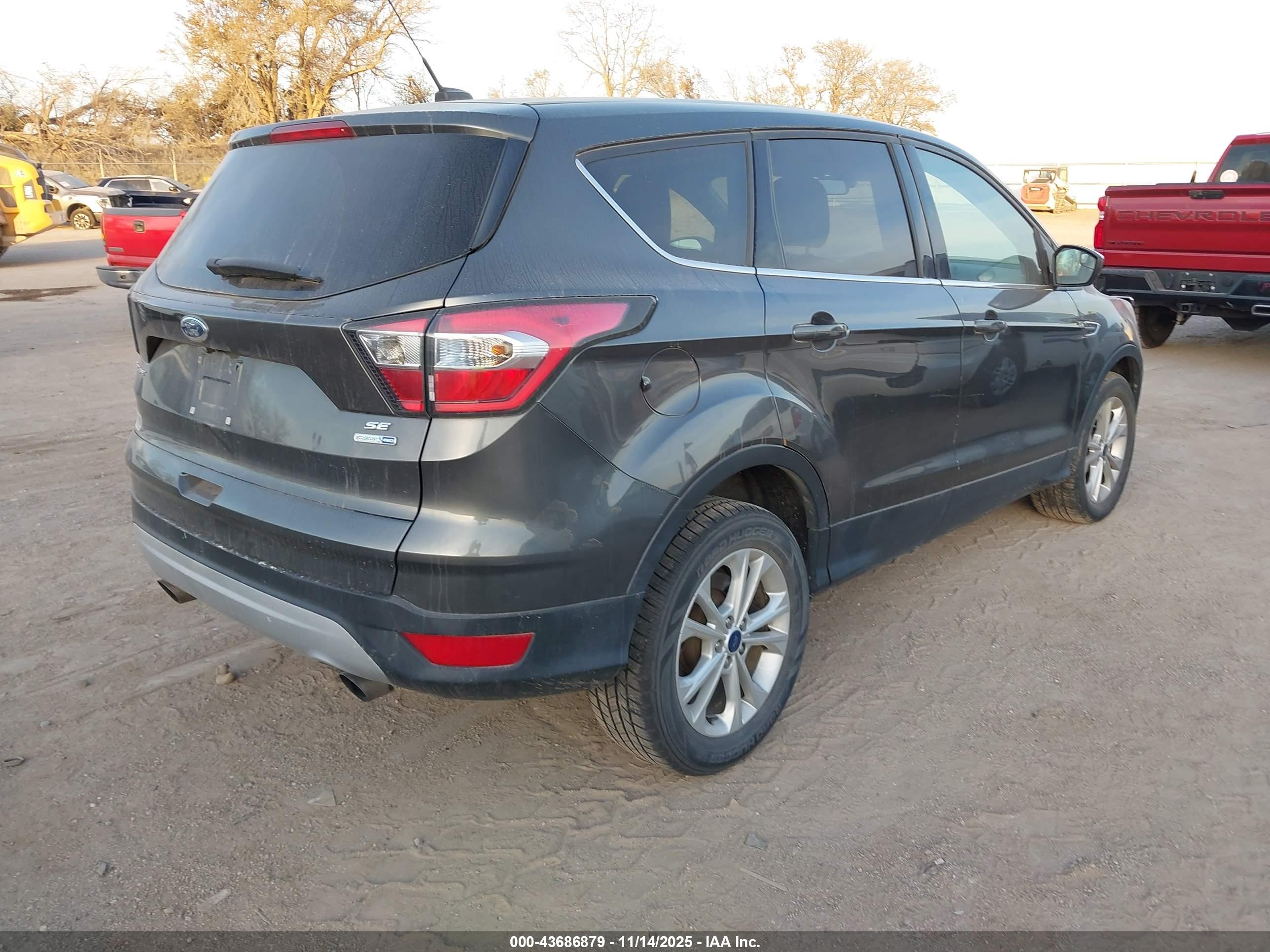 FORD ESCAPE image 4