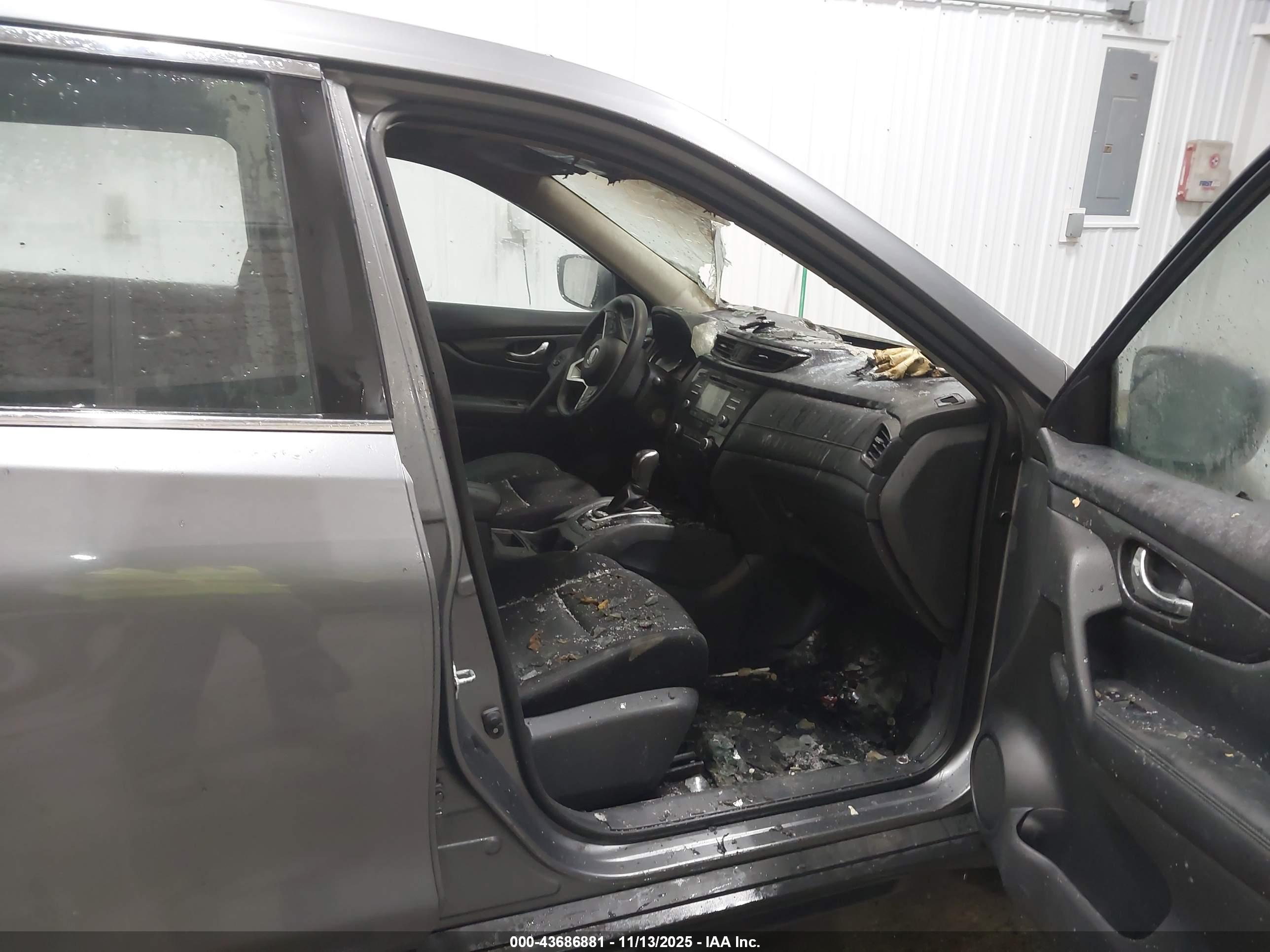 NISSAN ROGUE image 5