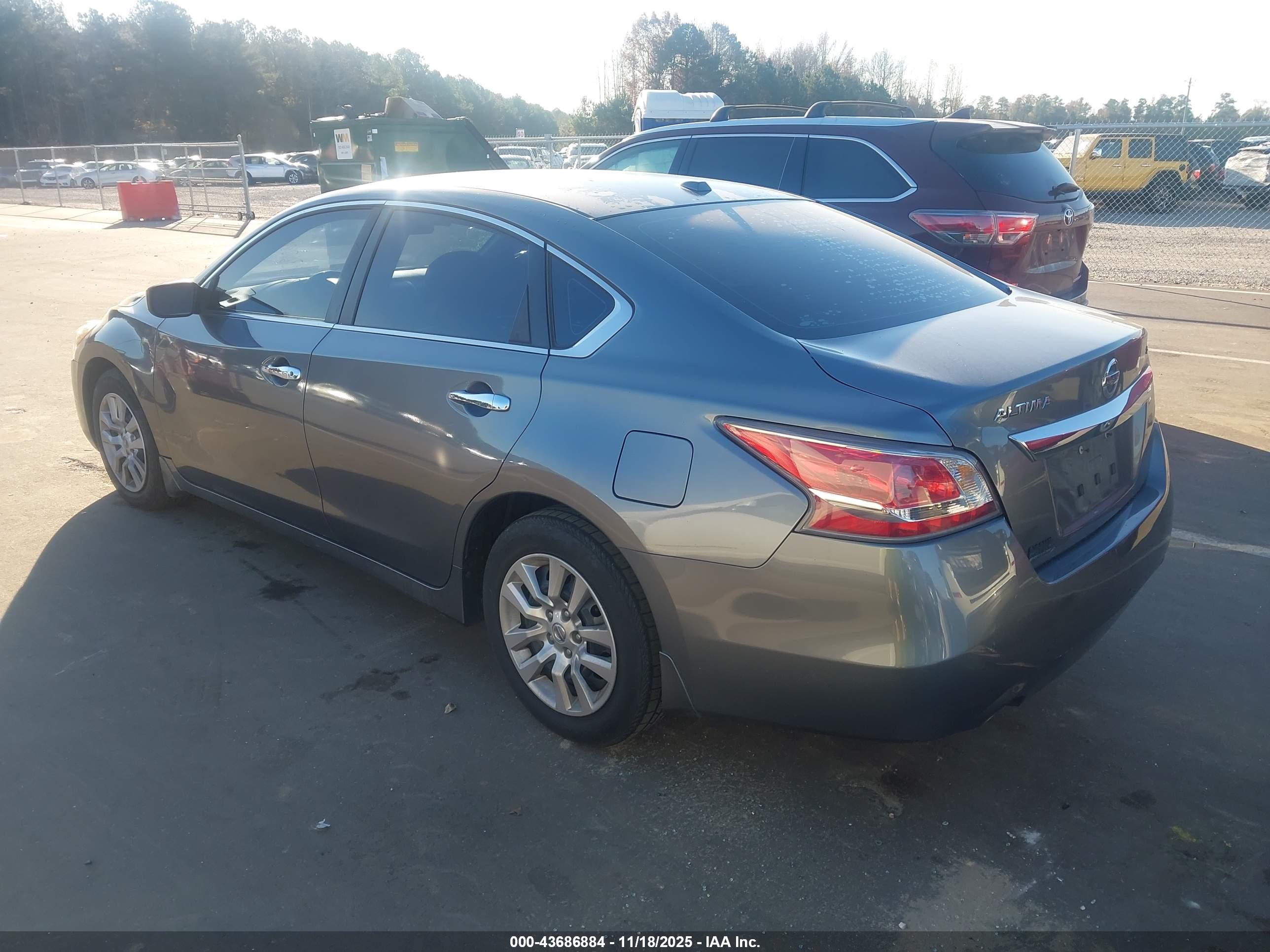 NISSAN ALTIMA image 3