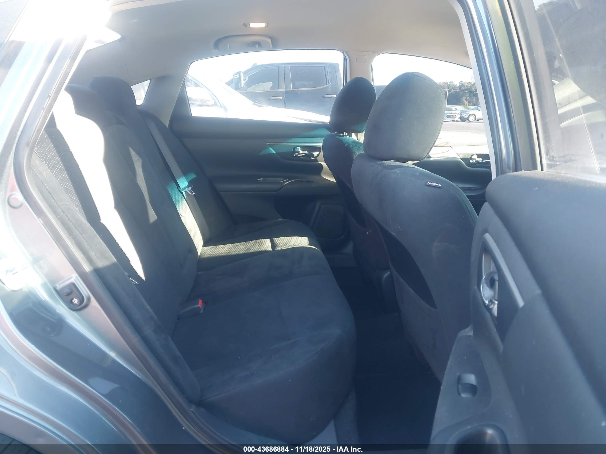 NISSAN ALTIMA image 8