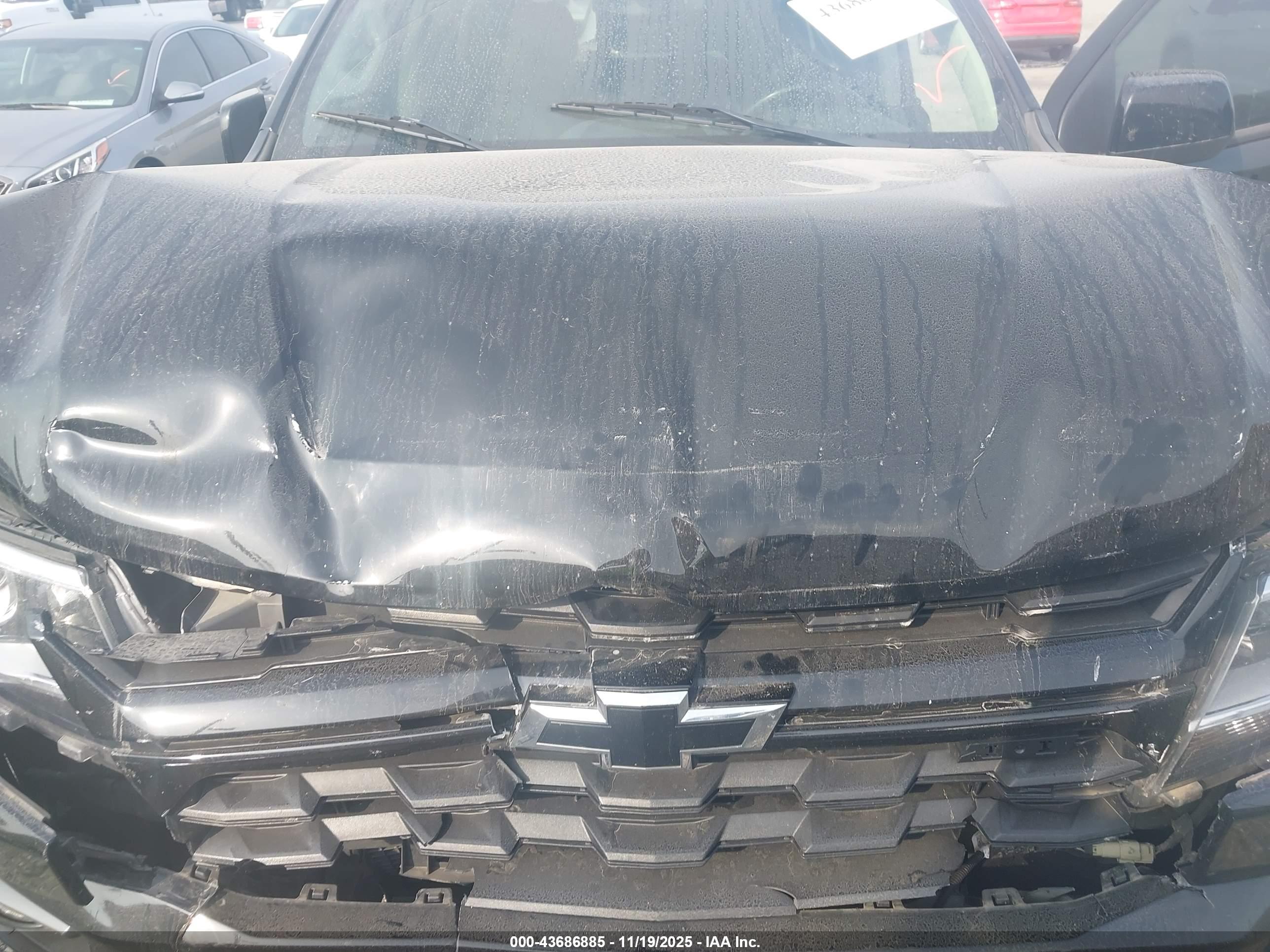 CHEVROLET COLORADO image 10