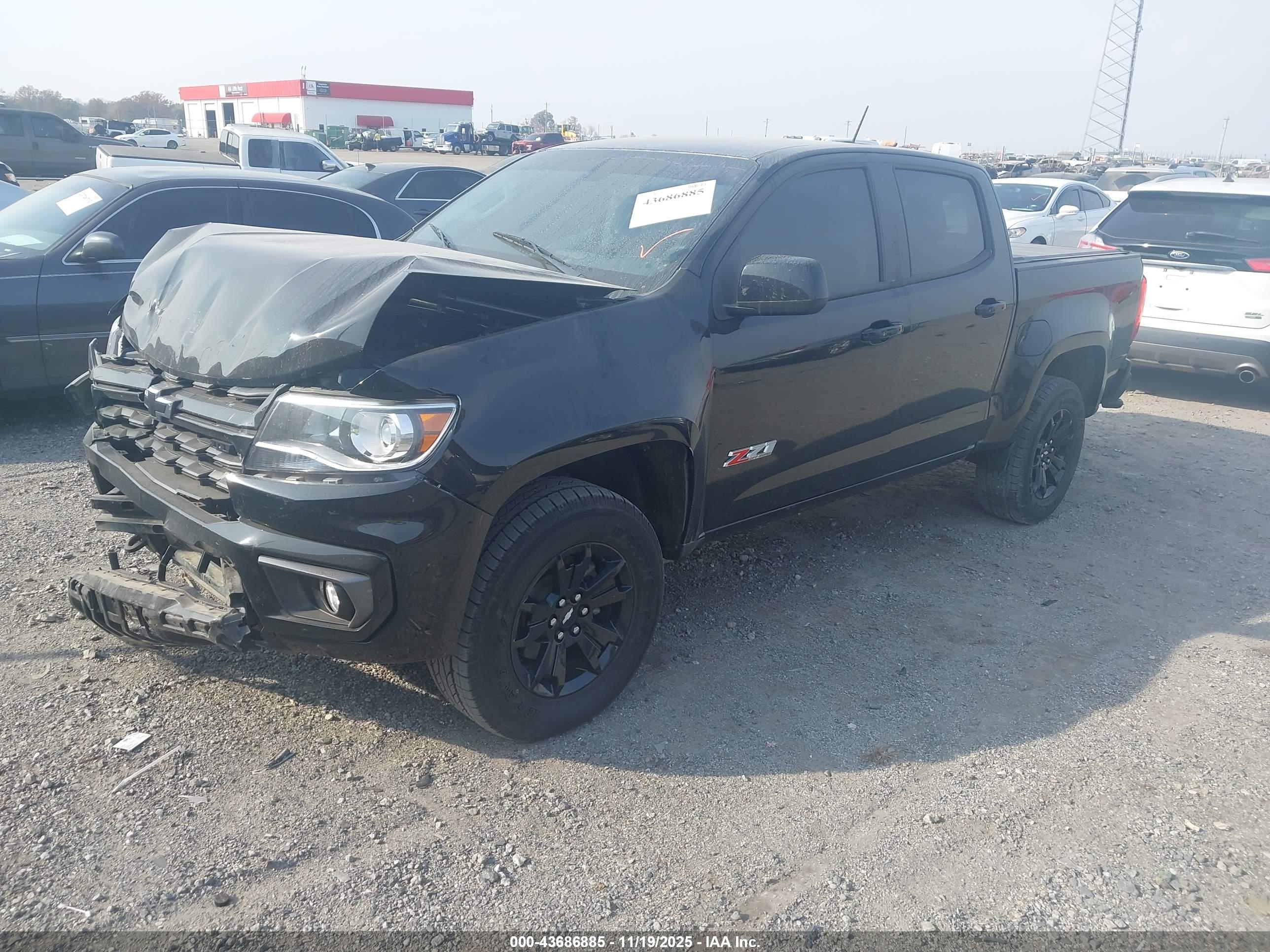 CHEVROLET COLORADO image 2
