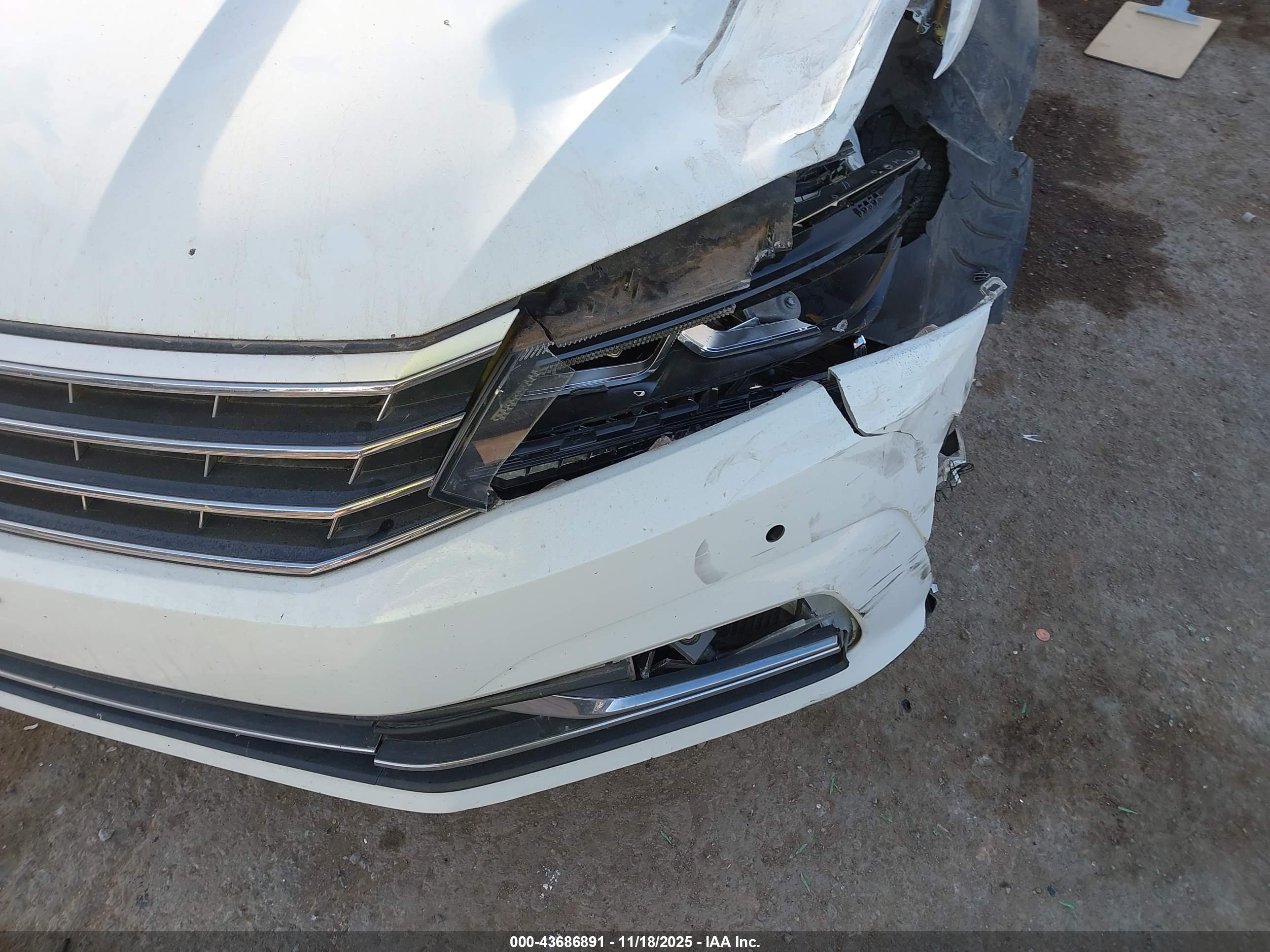 VOLKSWAGEN PASSAT image 6