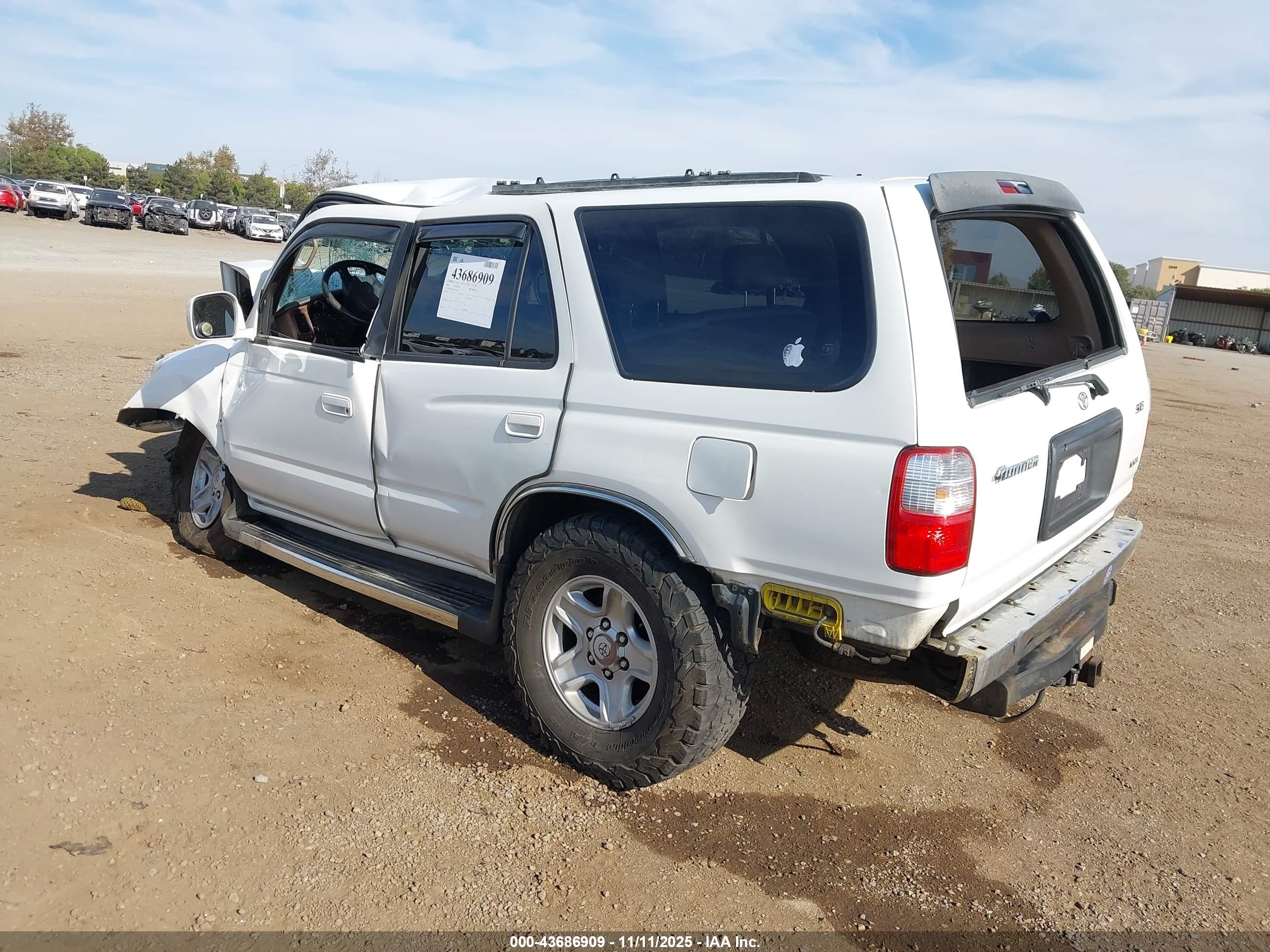 TOYOTA 4RUNNER image 3