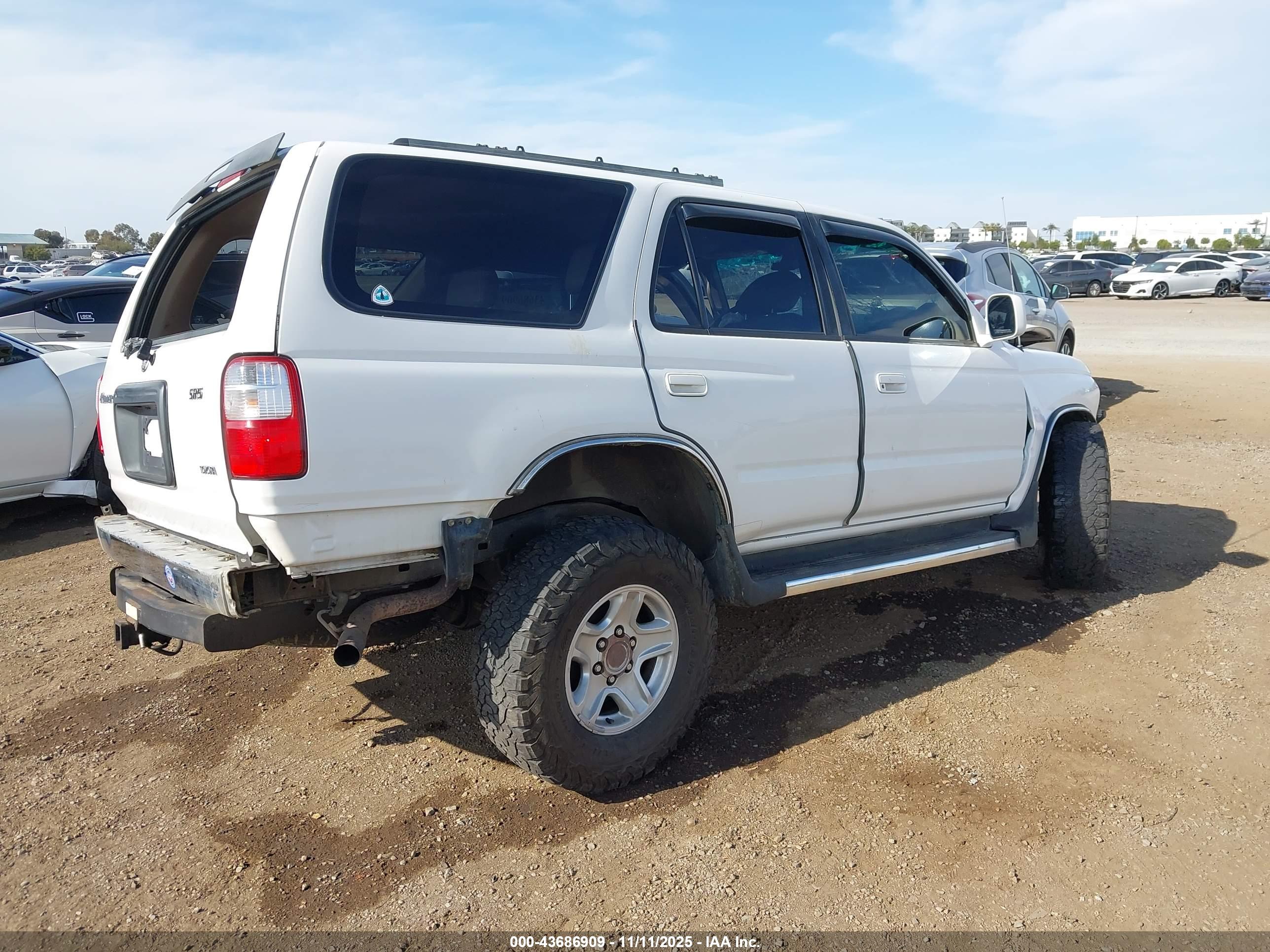 TOYOTA 4RUNNER image 4