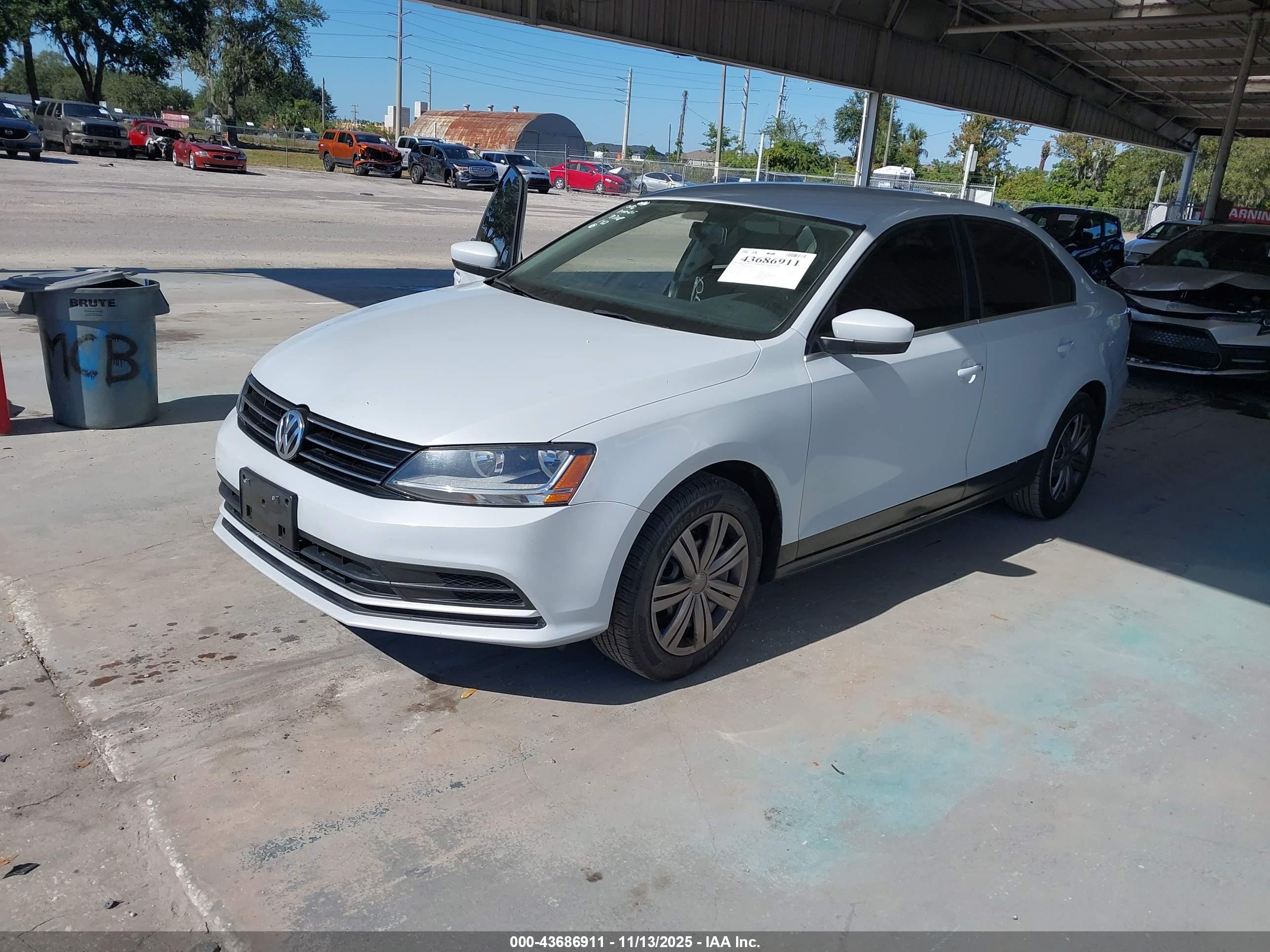 VOLKSWAGEN JETTA image 2