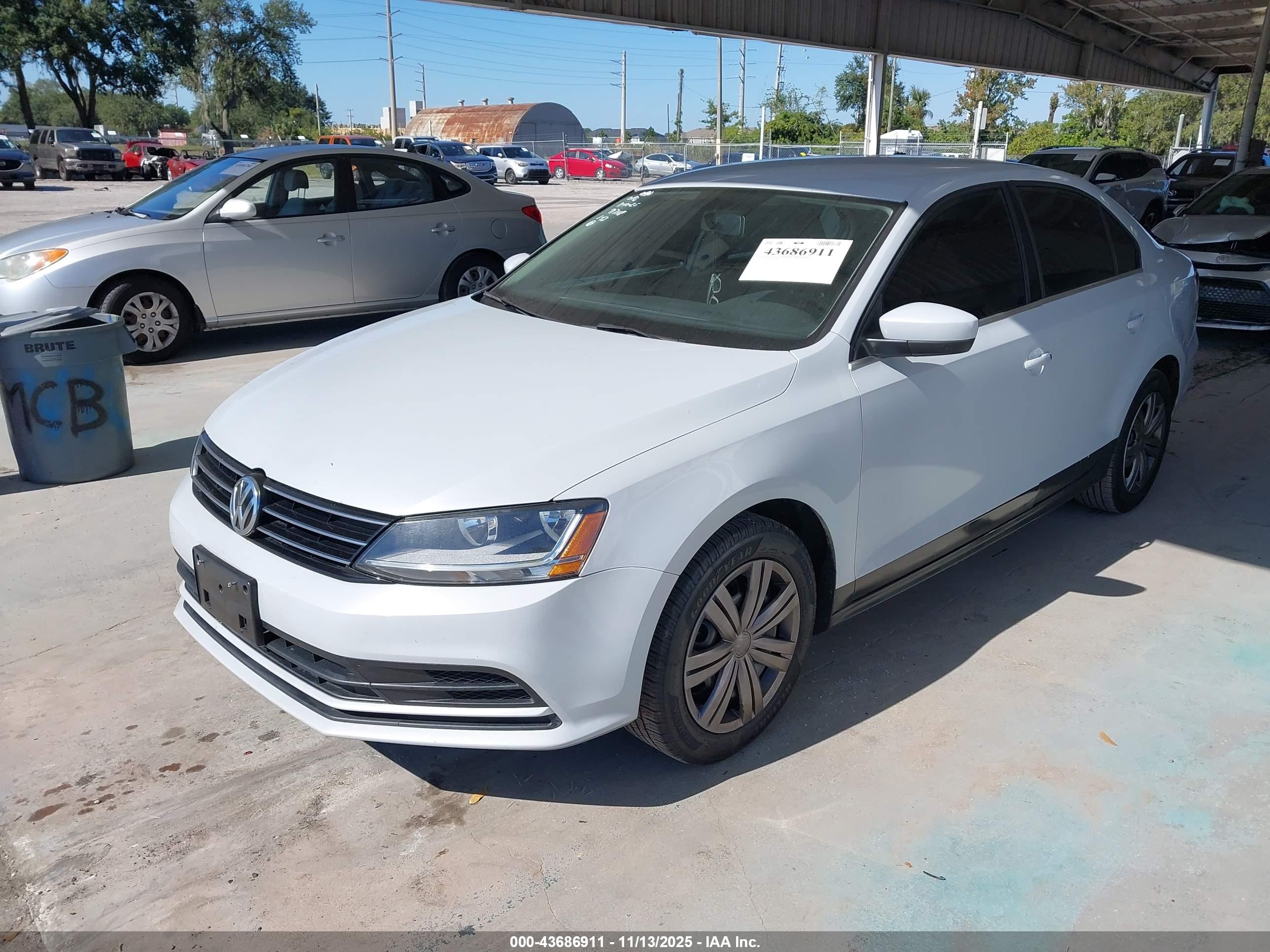 VOLKSWAGEN JETTA image 6