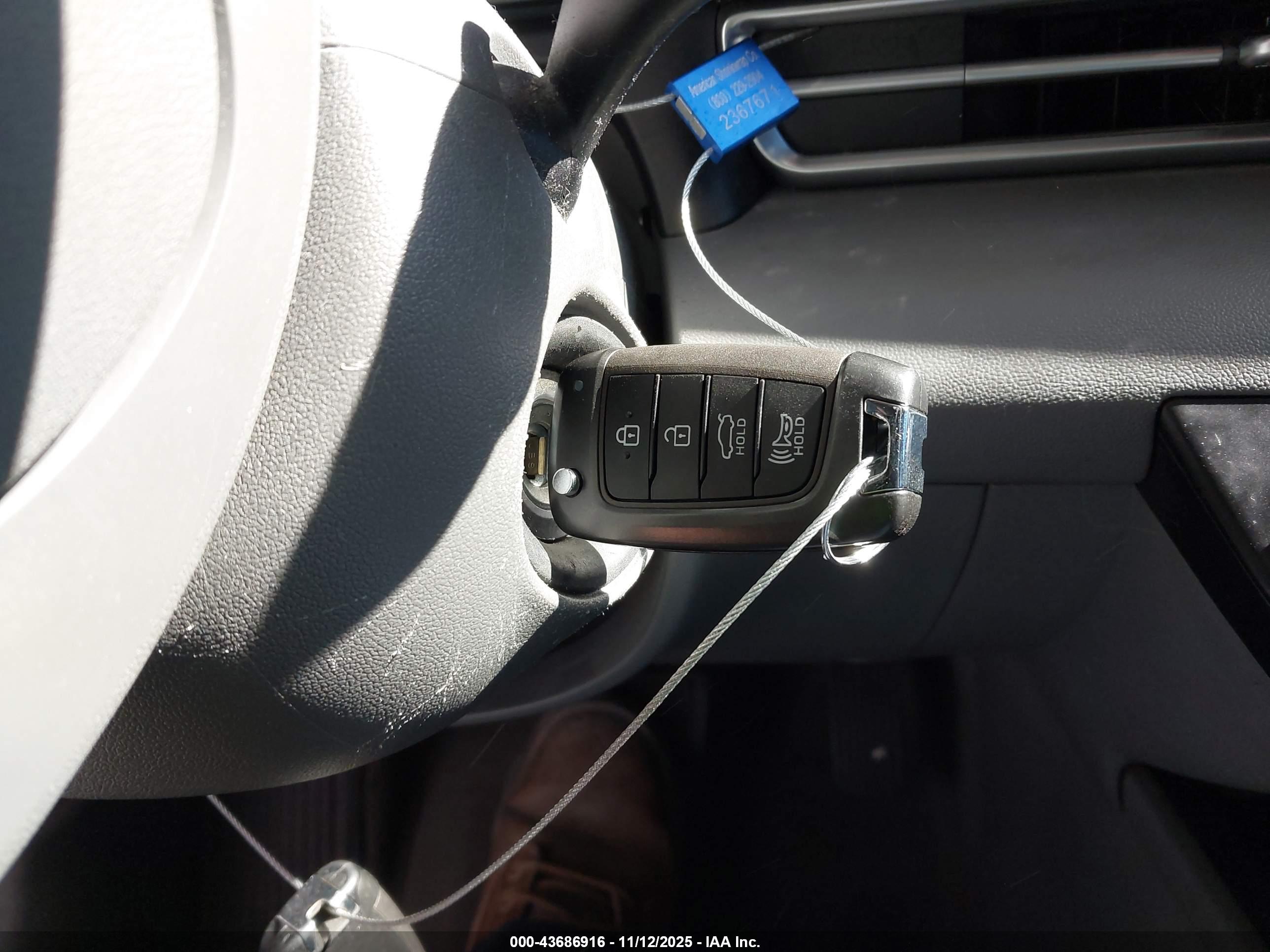 HYUNDAI ELANTRA image 11